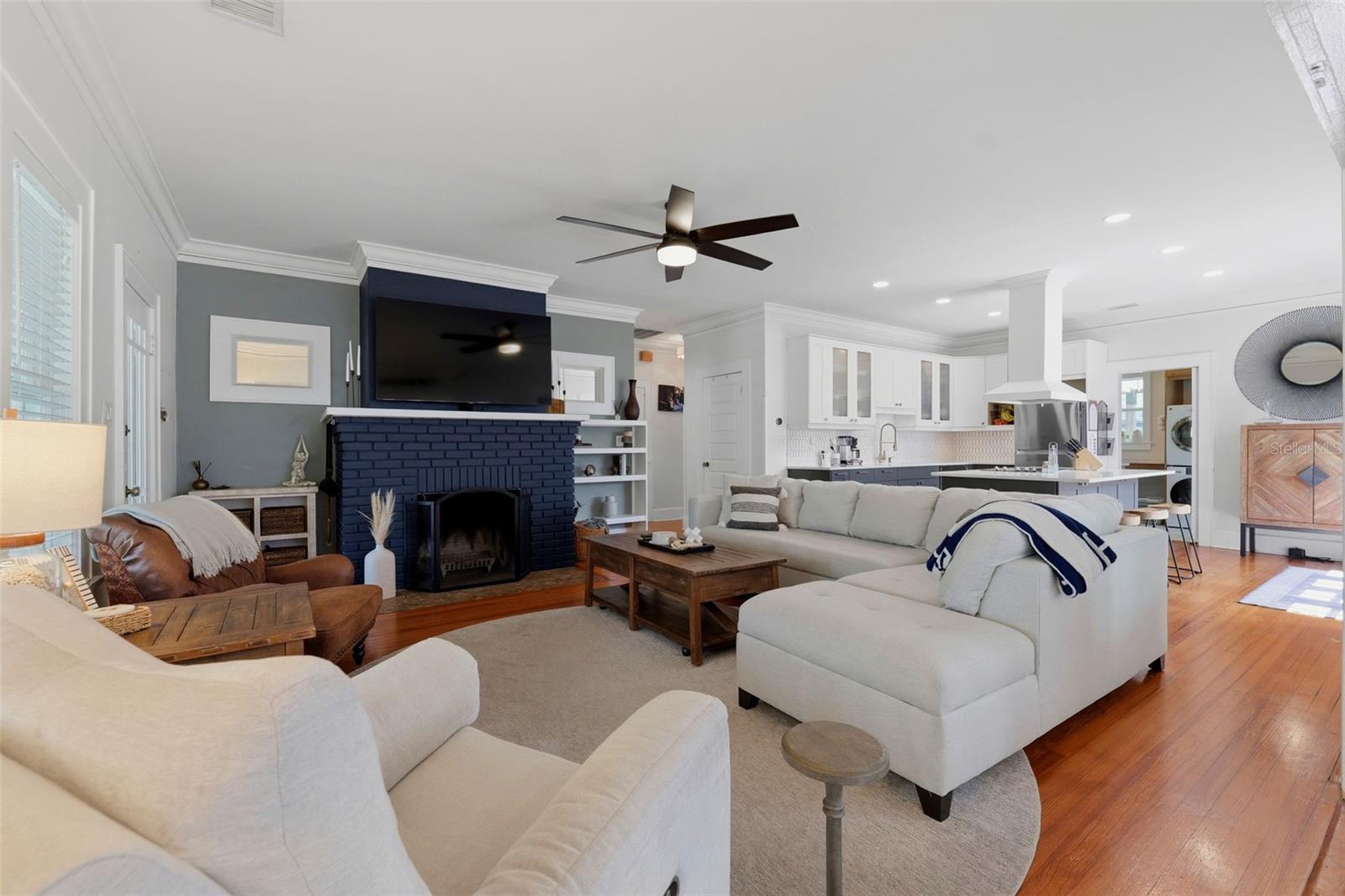 CRESCENT LAKE - Residential