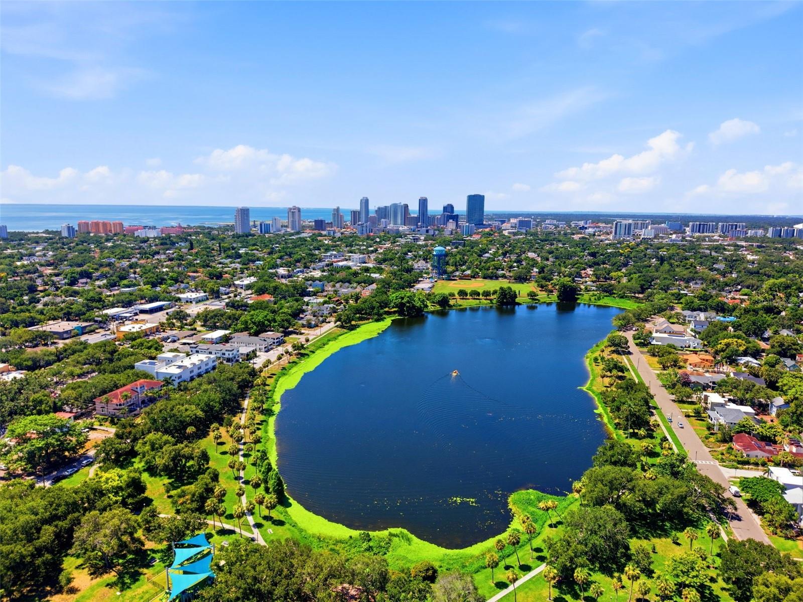 CRESCENT LAKE - Residential