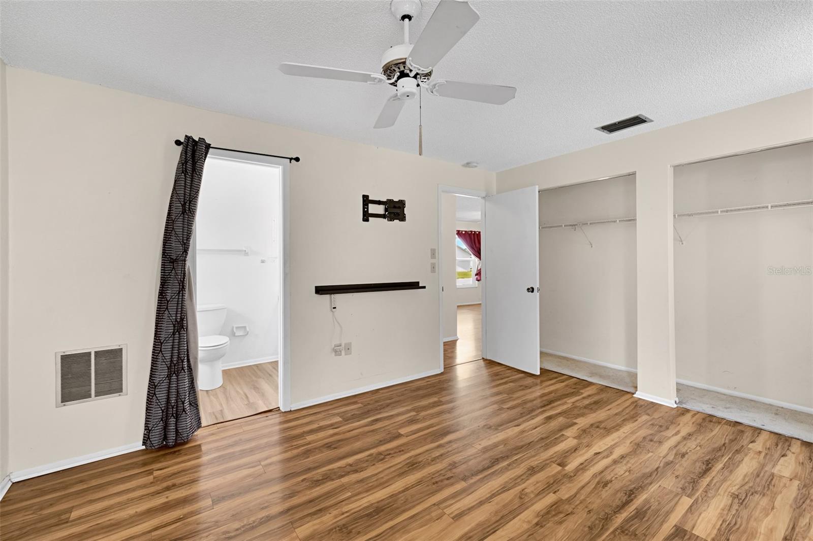 SEVEN SPGS HOMES - Residential