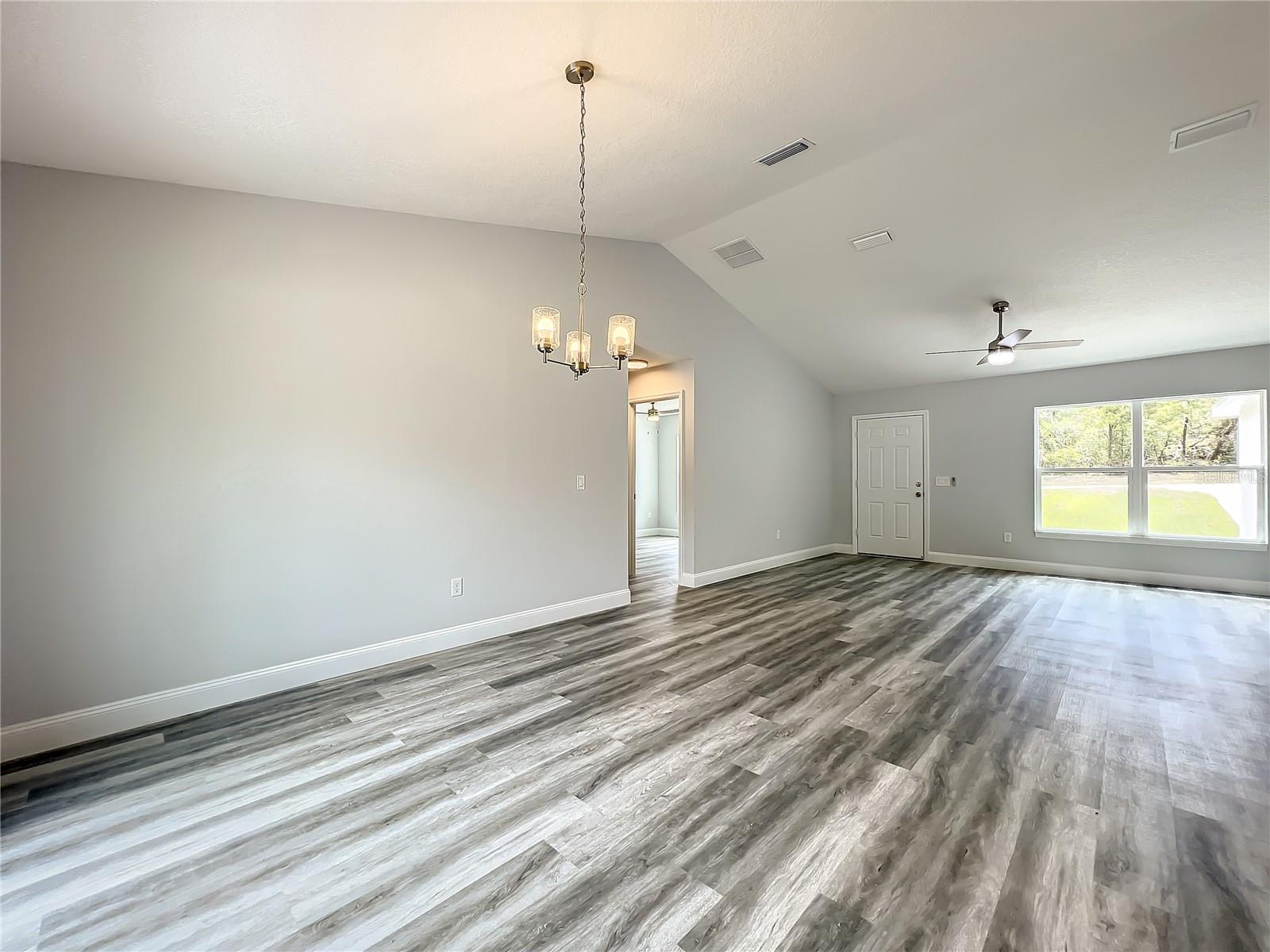 MARION OAKS UN 04 - Residential Lease