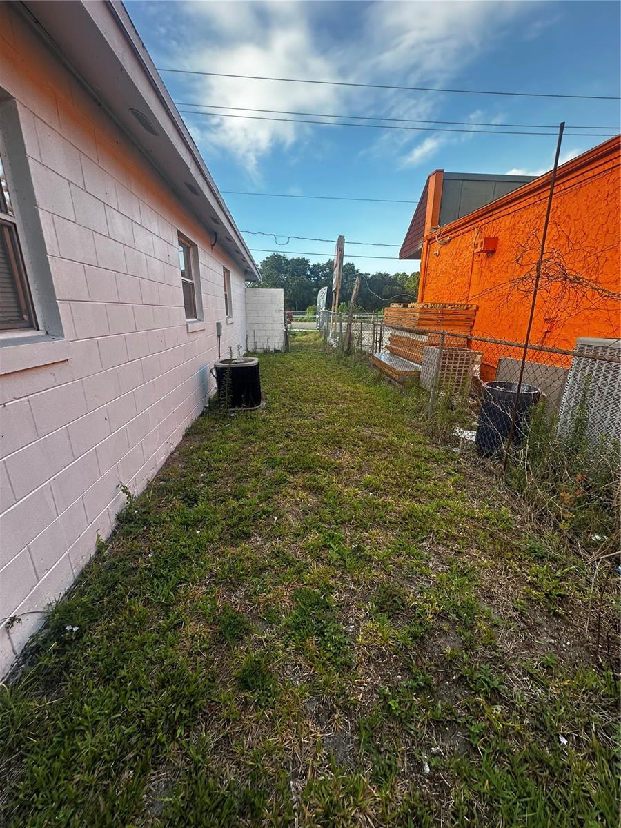 PACKARDS 1ST ADD TO MIDWAY - Residential