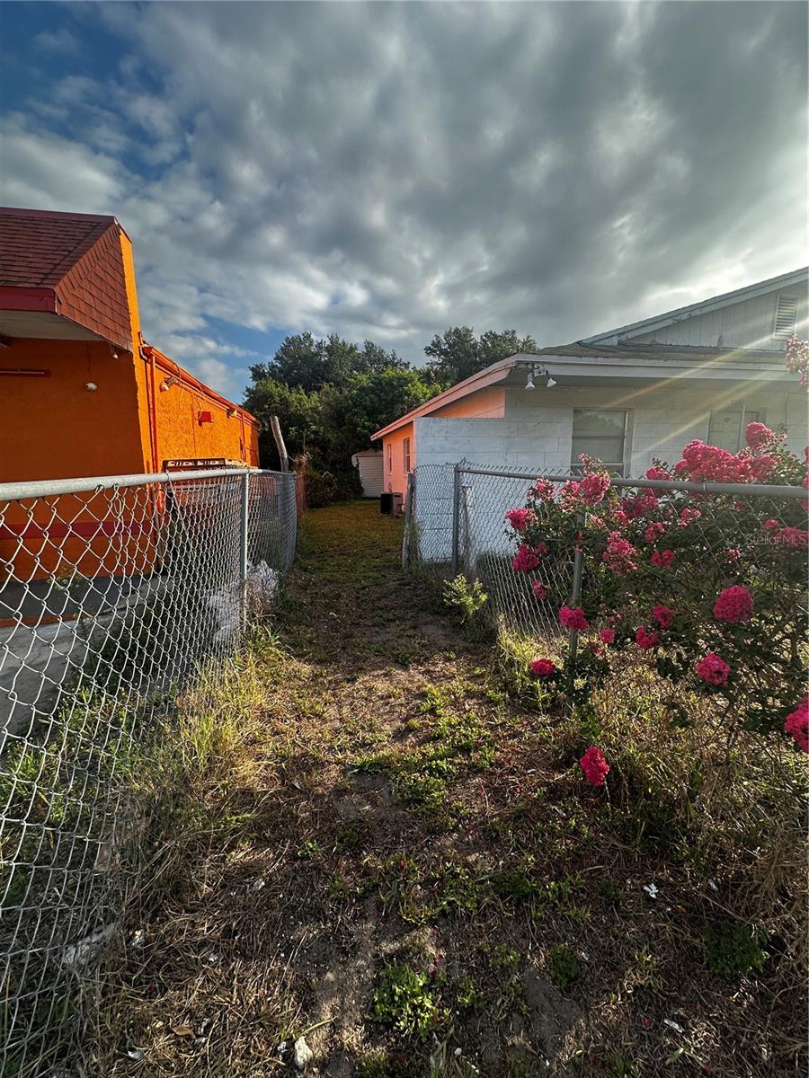 PACKARDS 1ST ADD TO MIDWAY - Residential