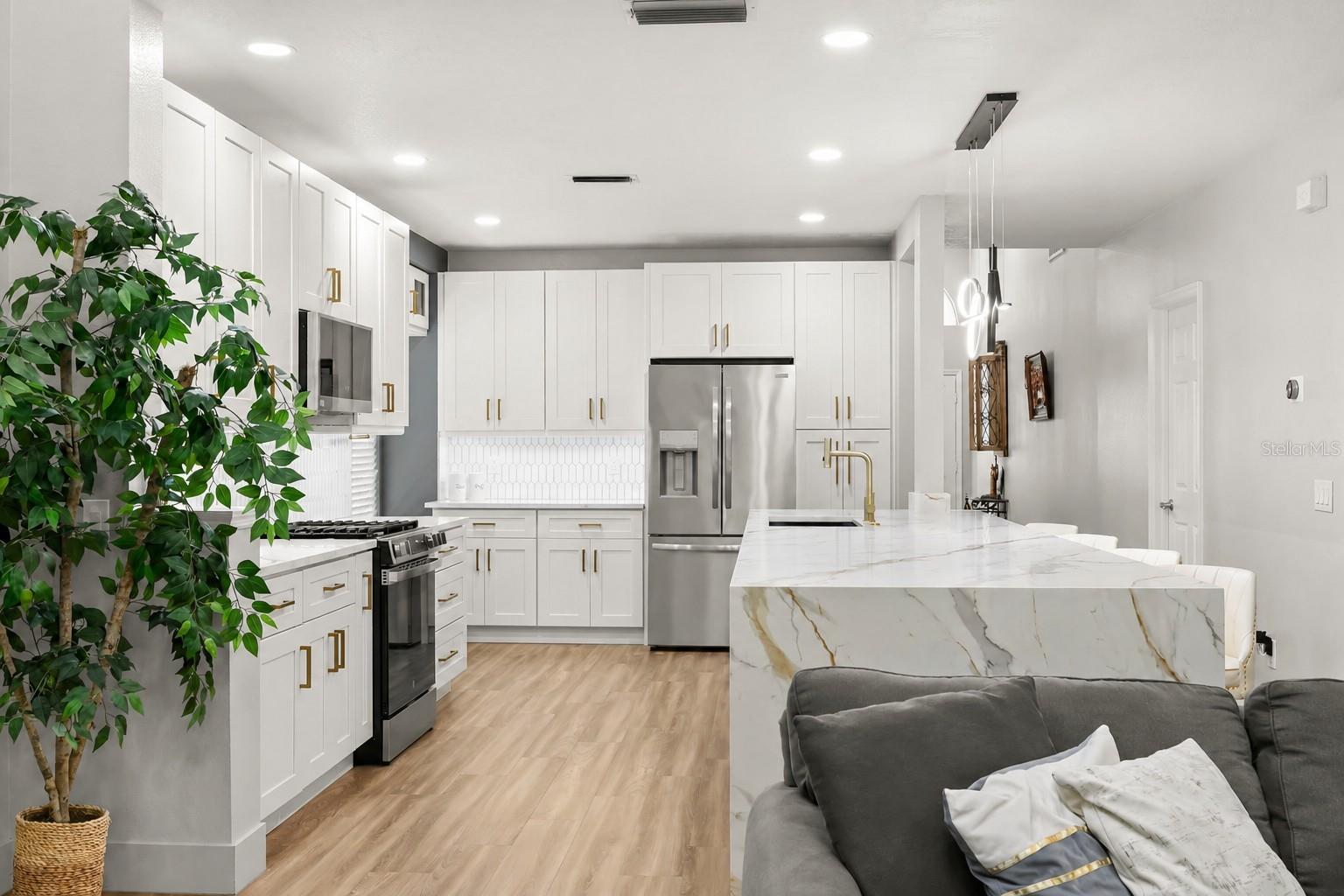 WESTCHASE SECTION 372 AND PARK - Residential