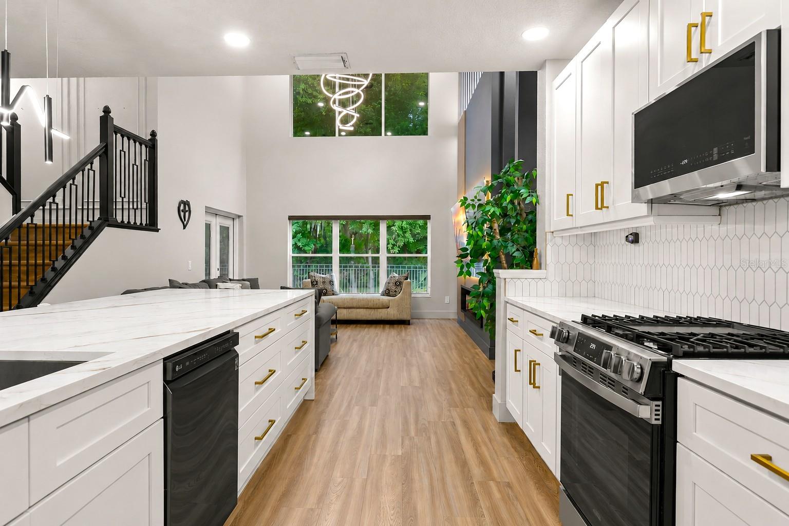 WESTCHASE SECTION 372 AND PARK - Residential