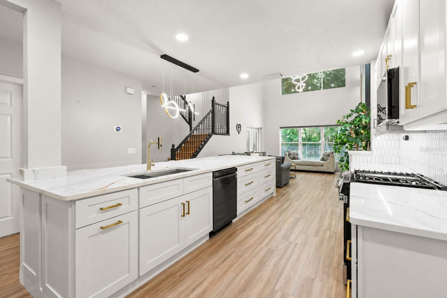 WESTCHASE SECTION 372 AND PARK - Residential