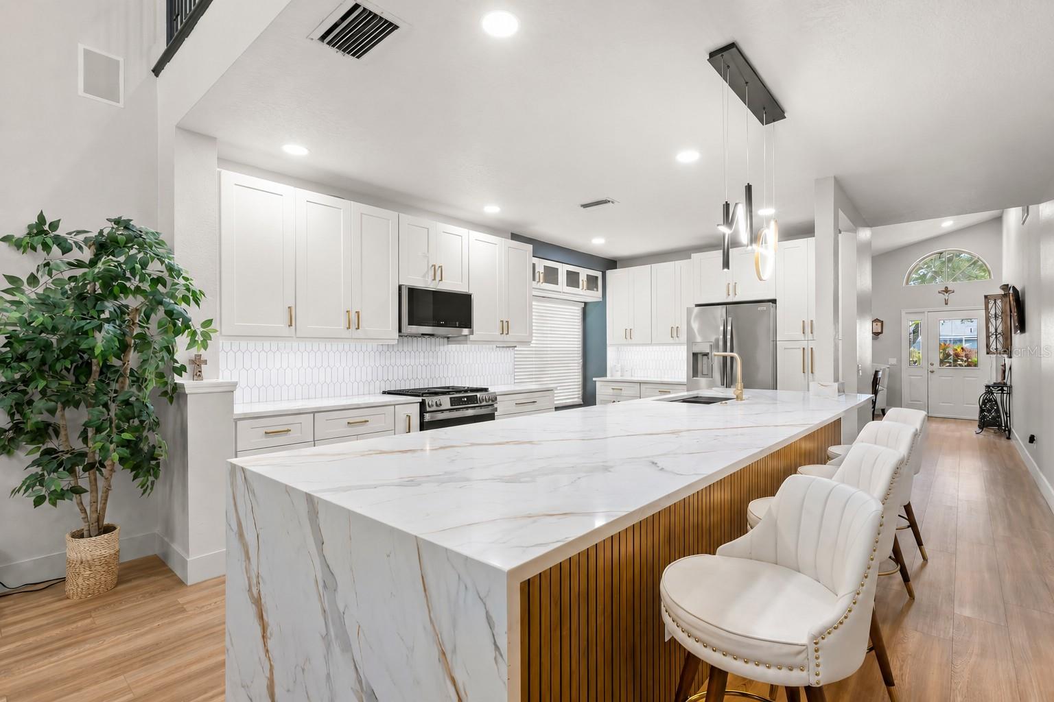 WESTCHASE SECTION 372 AND PARK - Residential