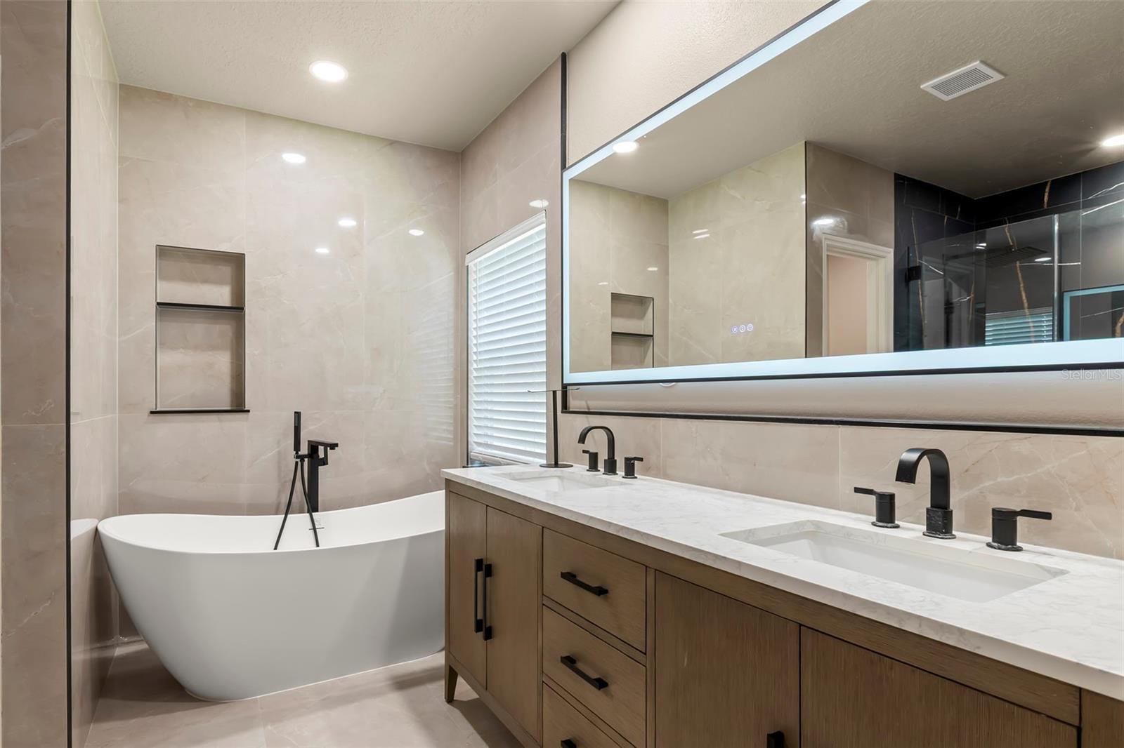 WESTCHASE SECTION 372 AND PARK - Residential