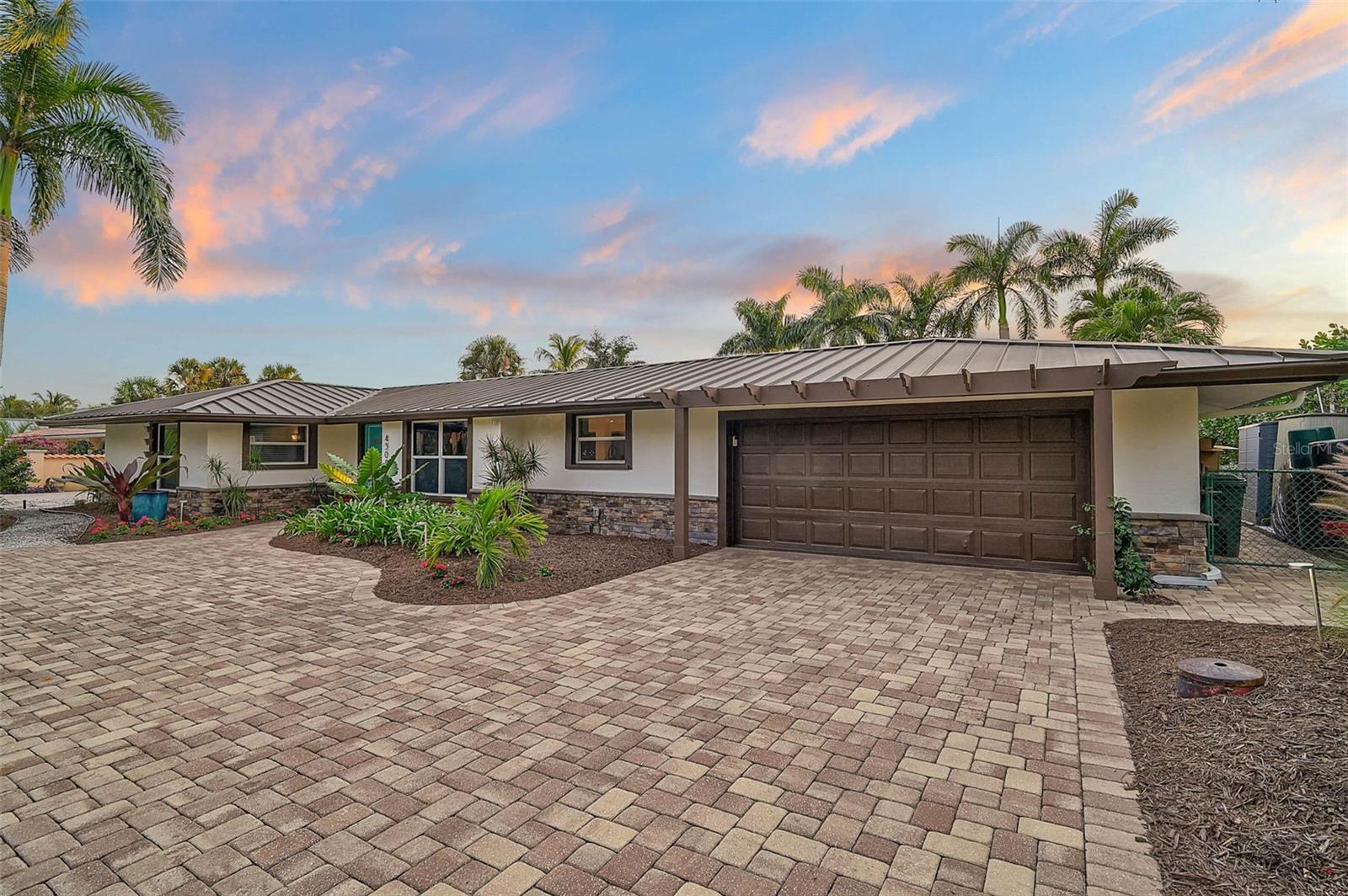 SIESTAS BAYSIDE WATERSIDE WOOD - Residential