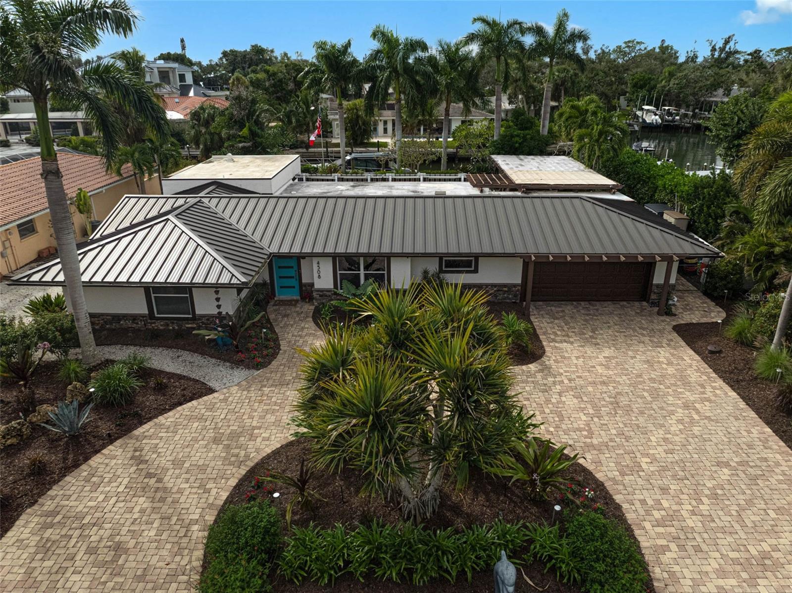SIESTAS BAYSIDE WATERSIDE WOOD - Residential