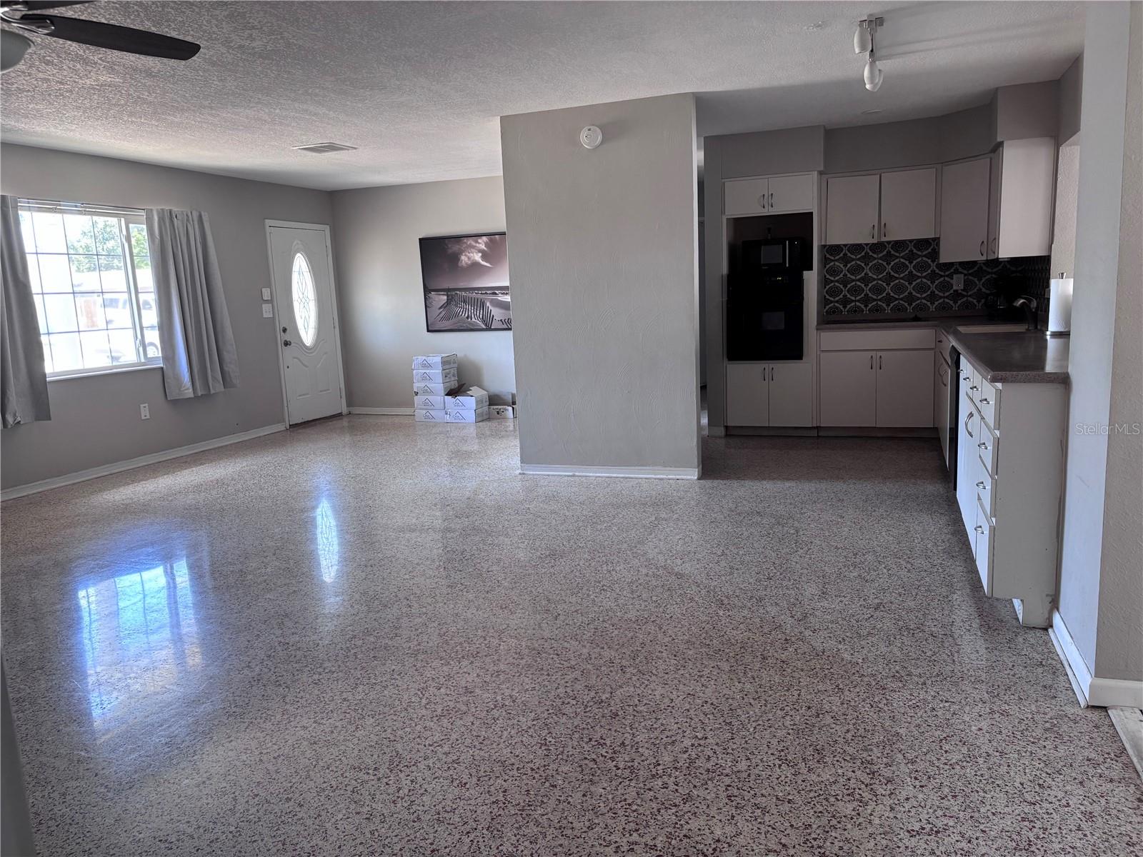 KENNETH CITY - Residential Lease