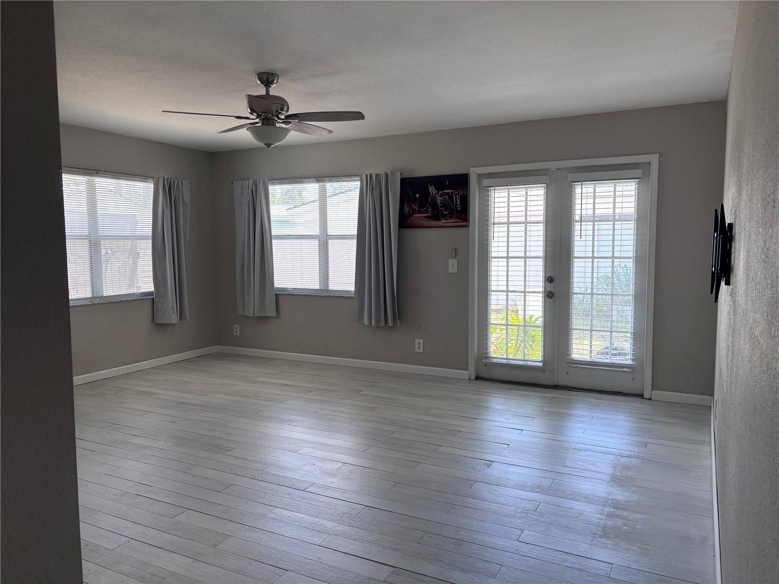KENNETH CITY - Residential Lease