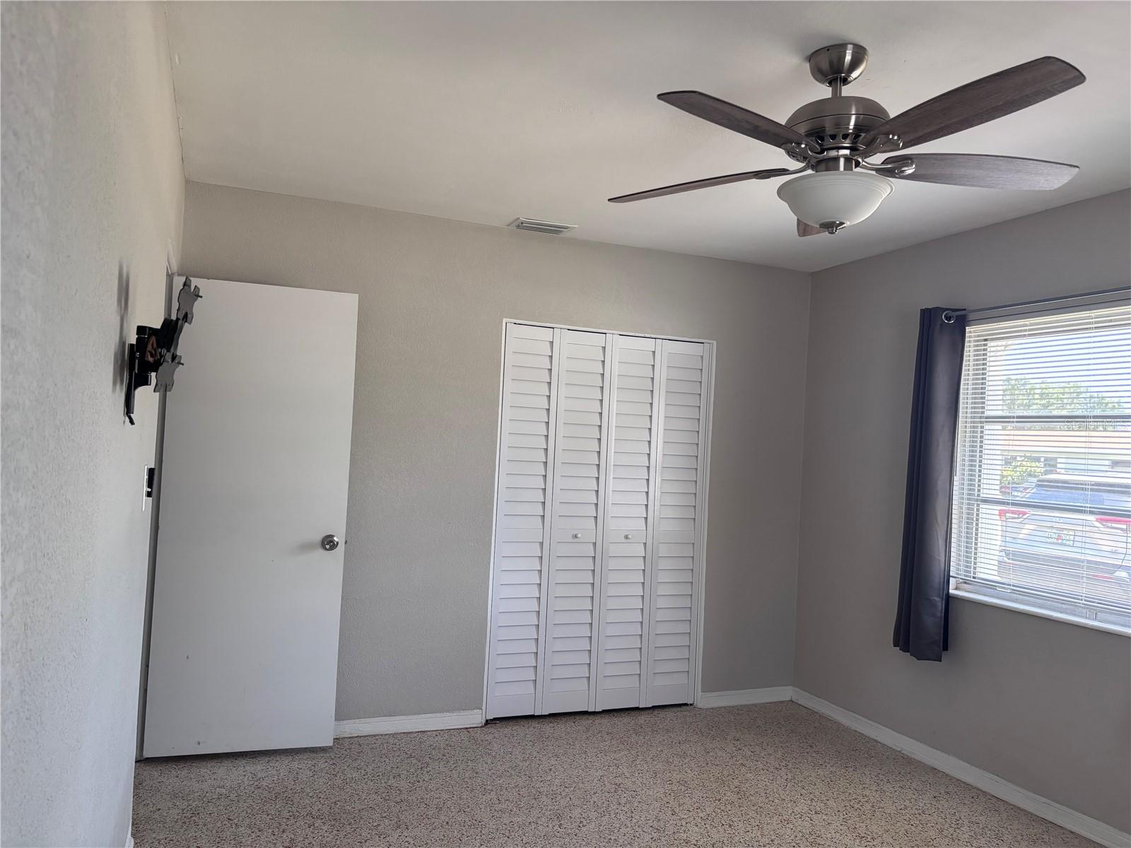 KENNETH CITY - Residential Lease