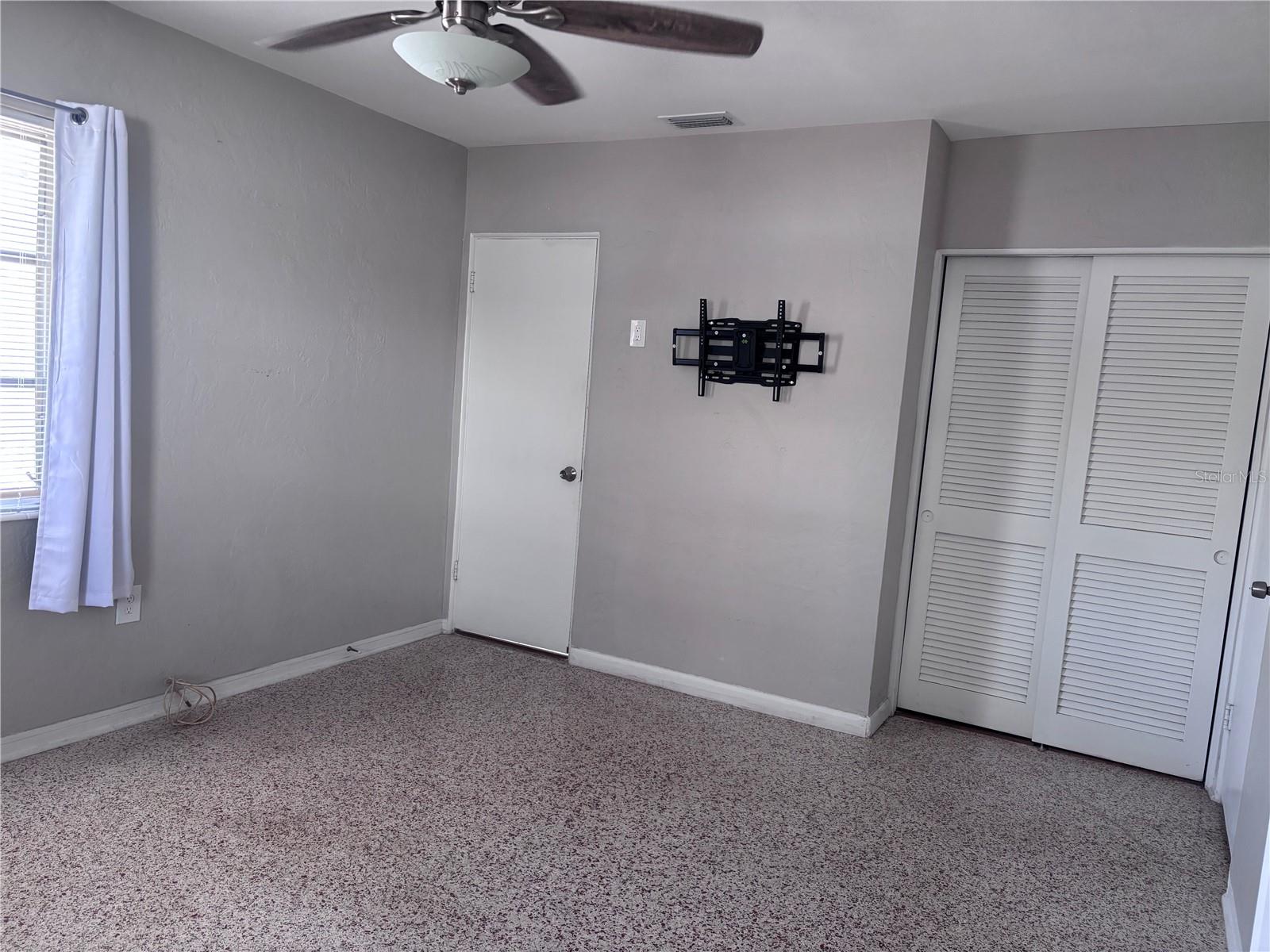 KENNETH CITY - Residential Lease