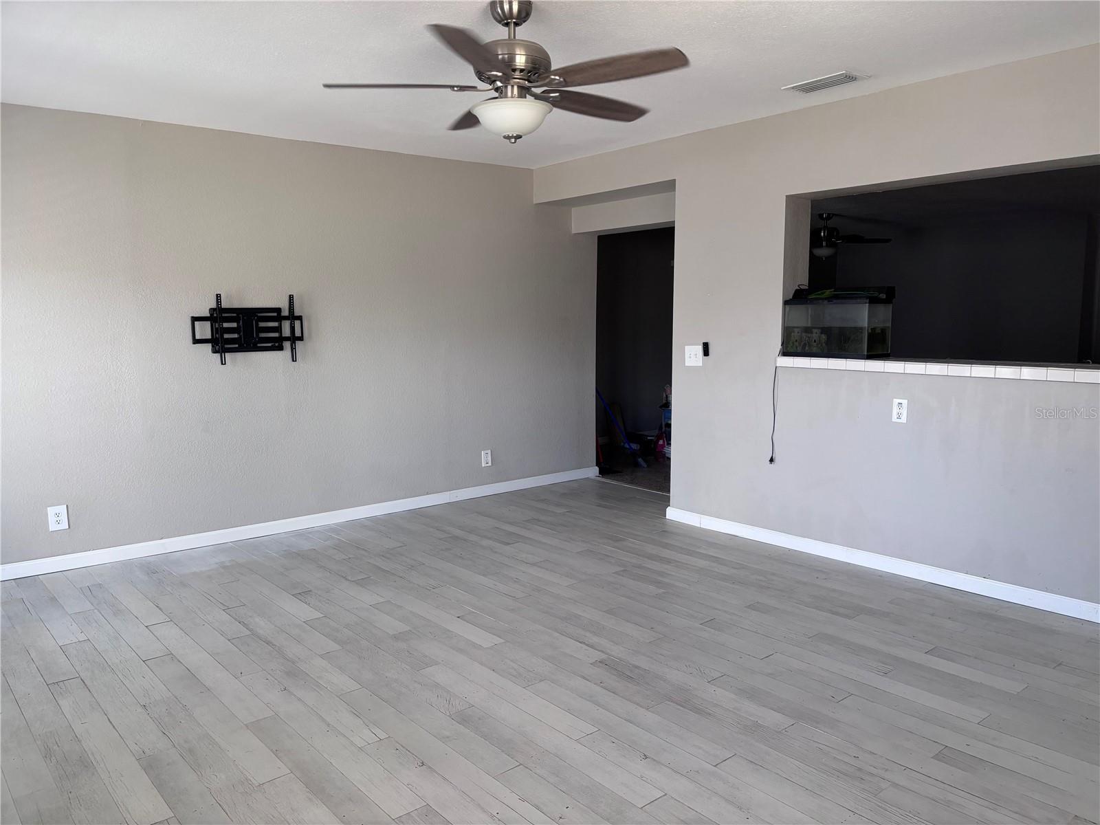 KENNETH CITY - Residential Lease
