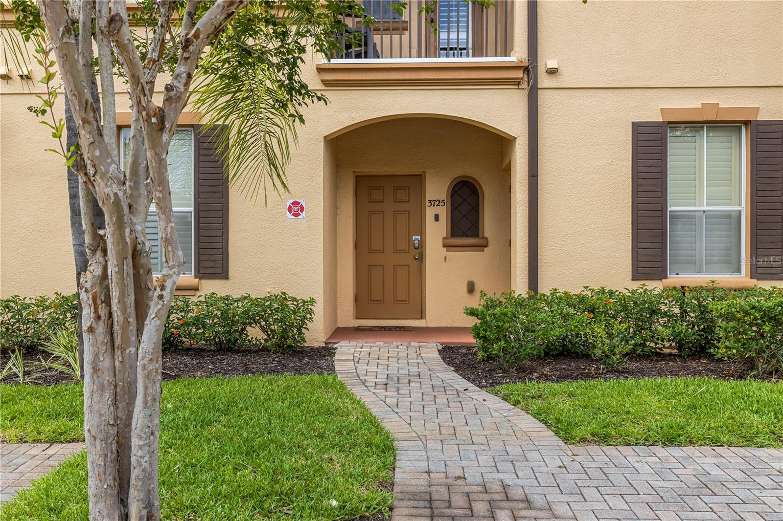 VILLA AT REGAL PALMS CONDO - Residential