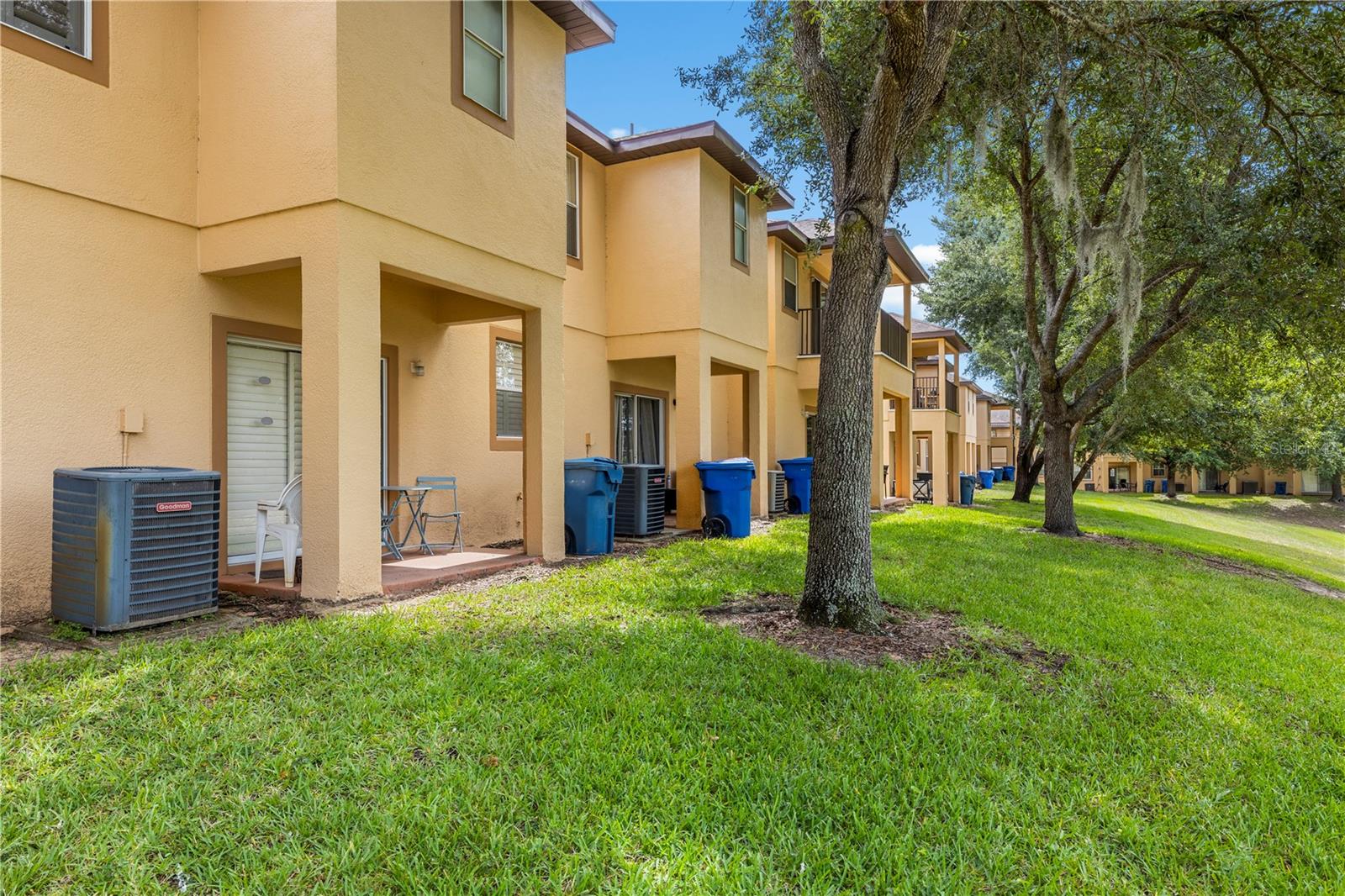 VILLA AT REGAL PALMS CONDO - Residential