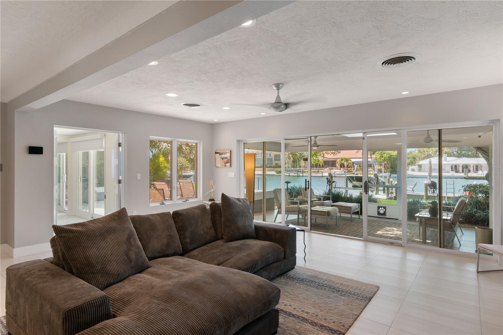SAINT ARMANDS DIV JOHN RINGLING ESTATES - Residential