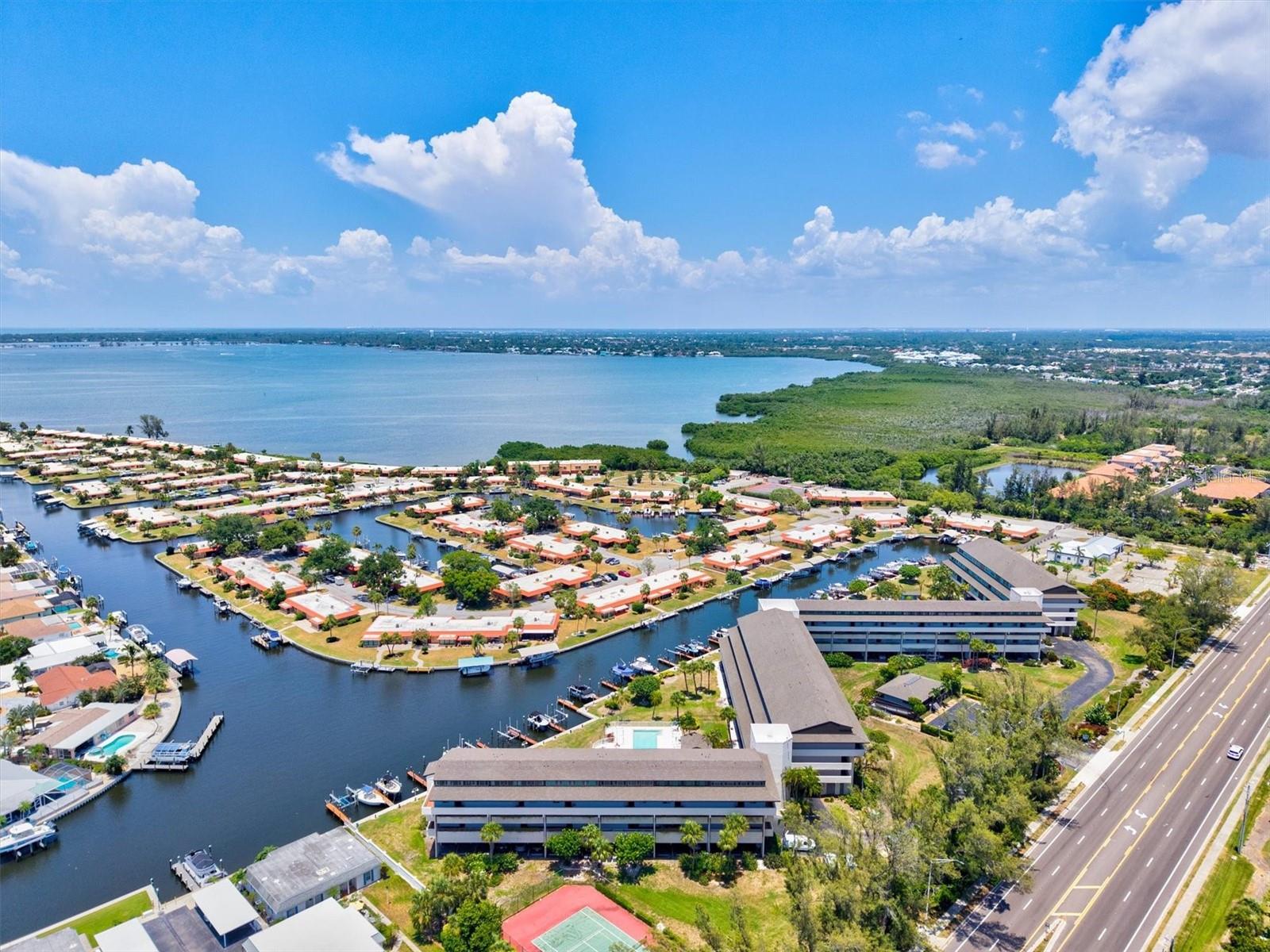 THE WATERWAY PH I - Residential