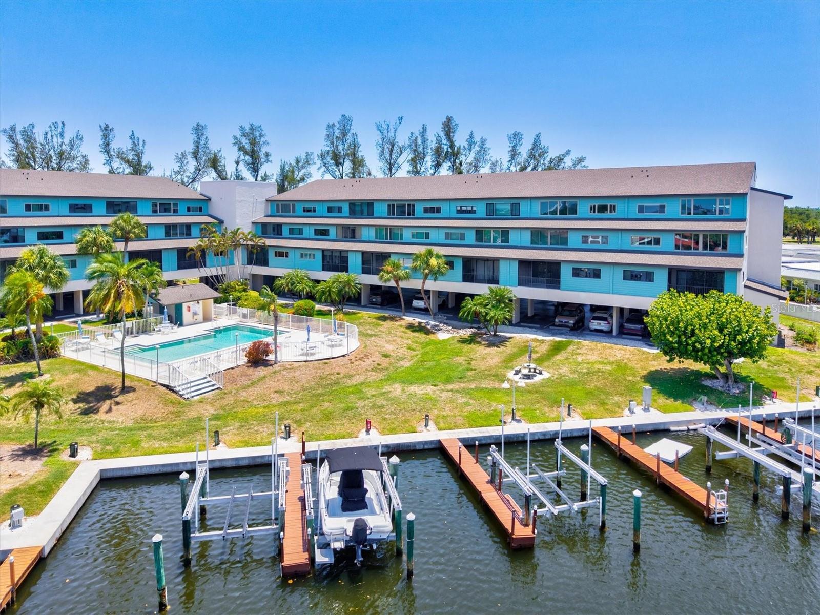 THE WATERWAY PH I - Residential