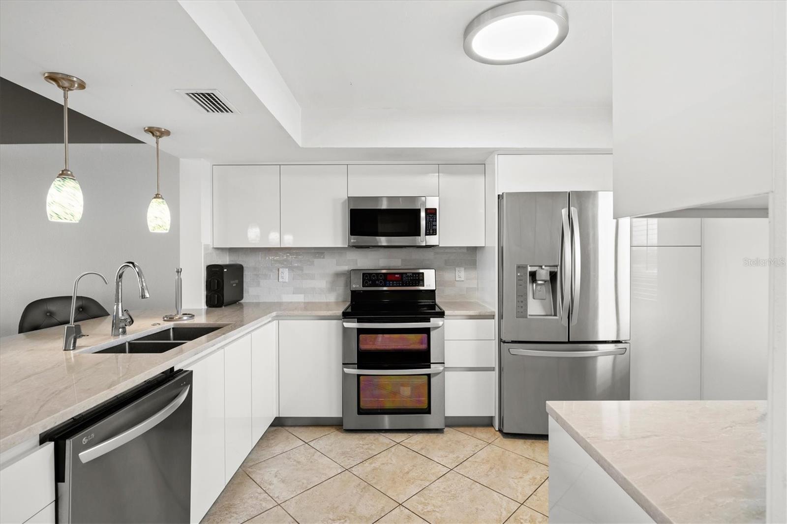 THE WATERWAY PH I - Residential