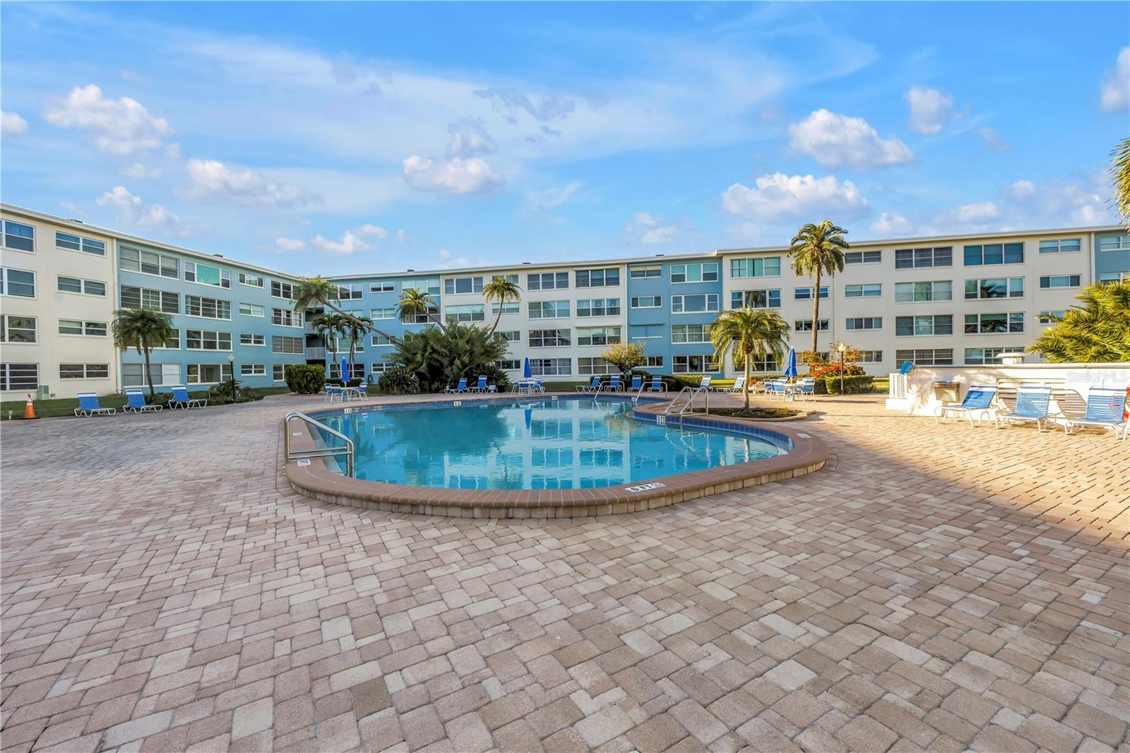 SYLVETTE CONDO - Residential