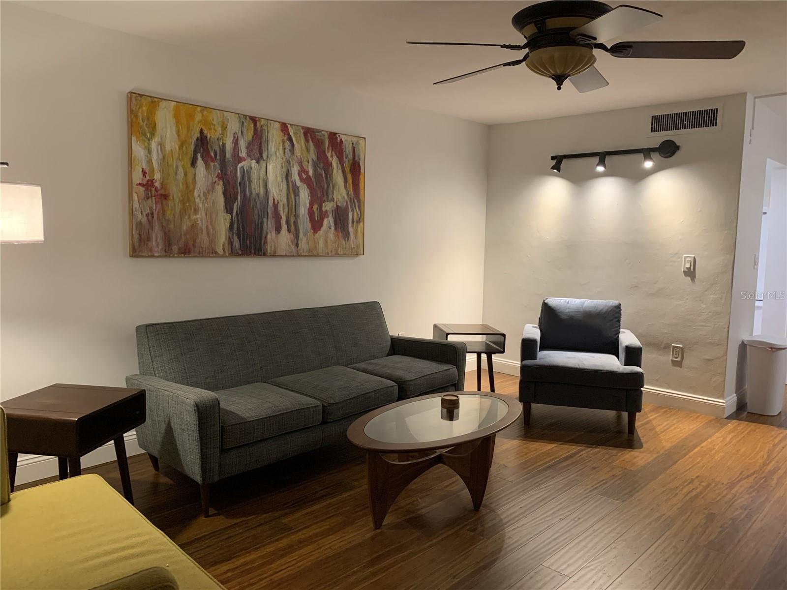 SYLVETTE CONDO - Residential