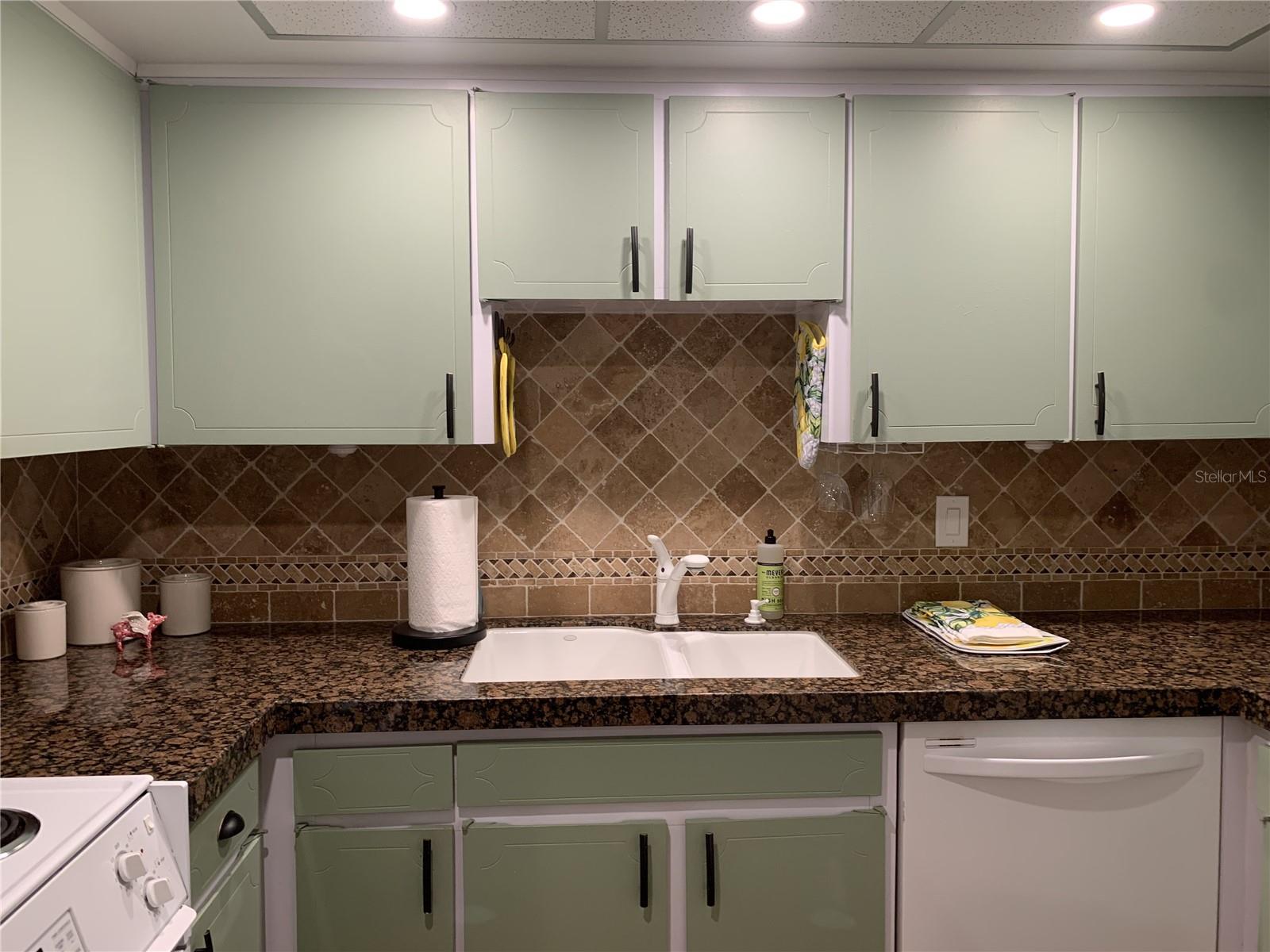 SYLVETTE CONDO - Residential
