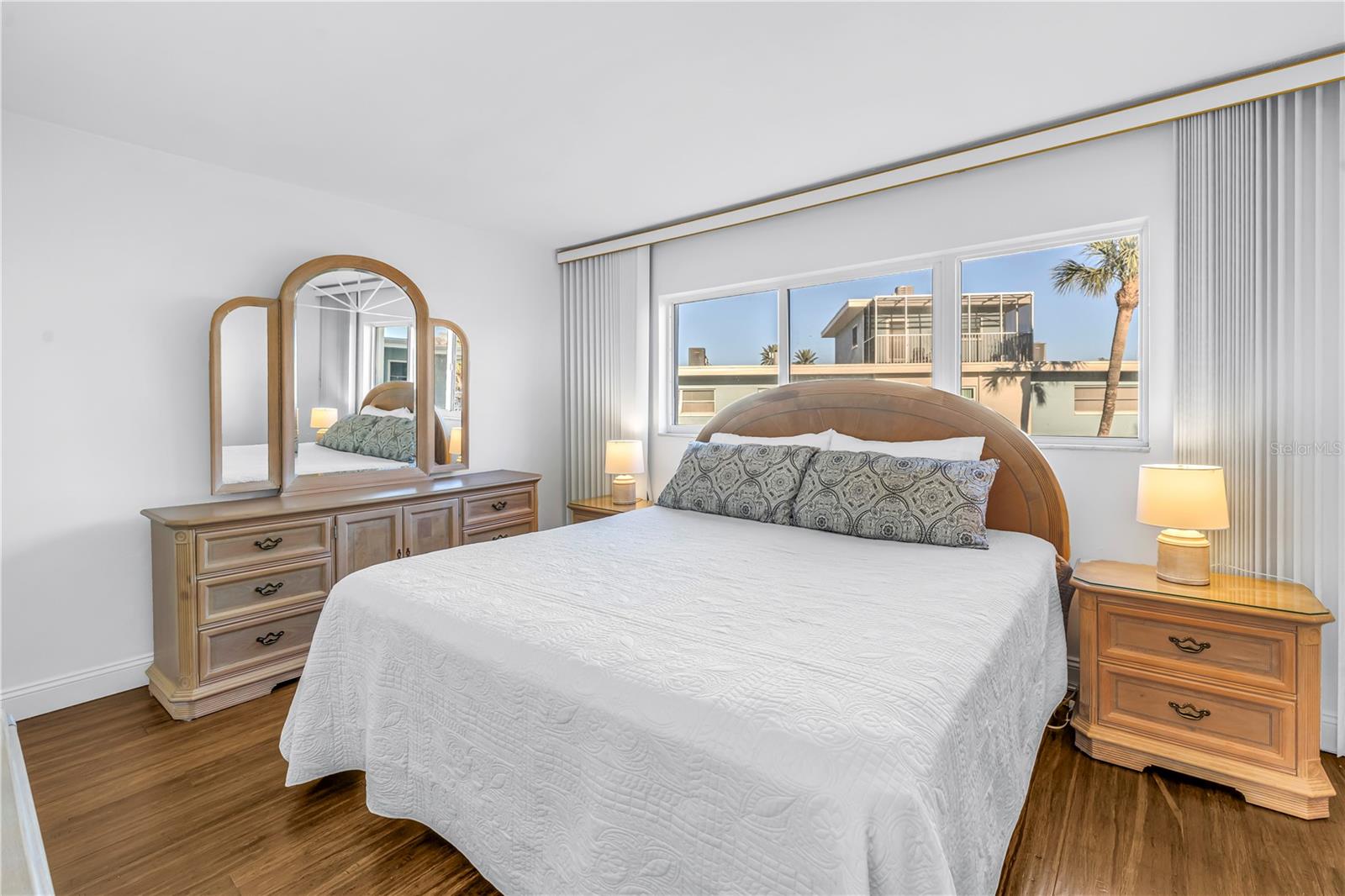 SYLVETTE CONDO - Residential