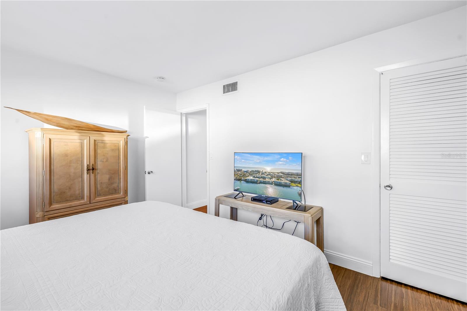 SYLVETTE CONDO - Residential