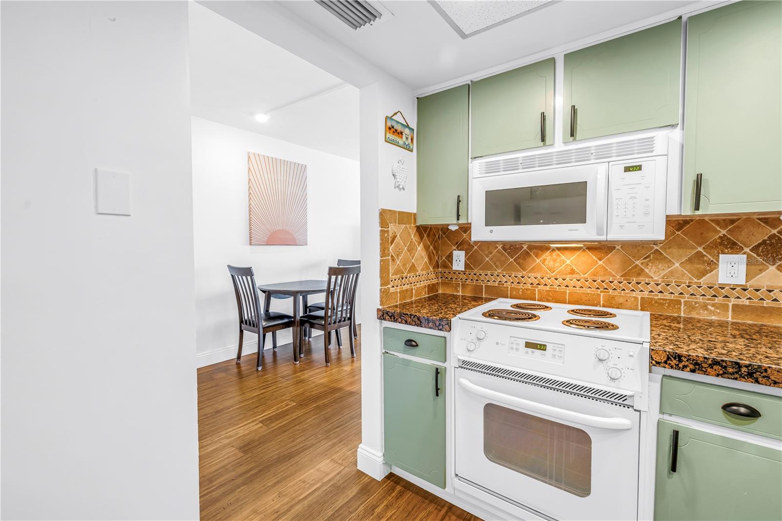 SYLVETTE CONDO - Residential