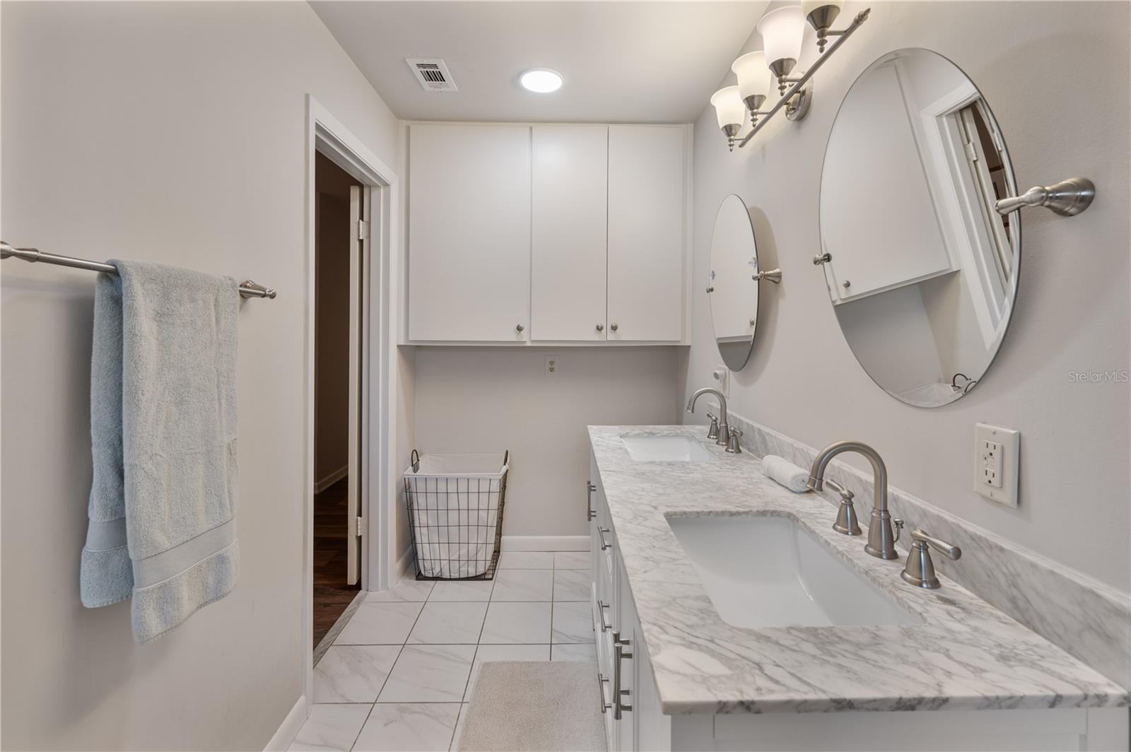 LAKE HOLLINGSWORTH ESTATES - Residential