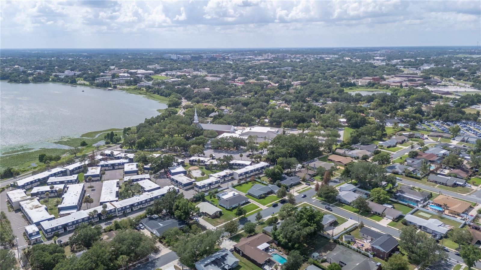 LAKE HOLLINGSWORTH ESTATES - Residential