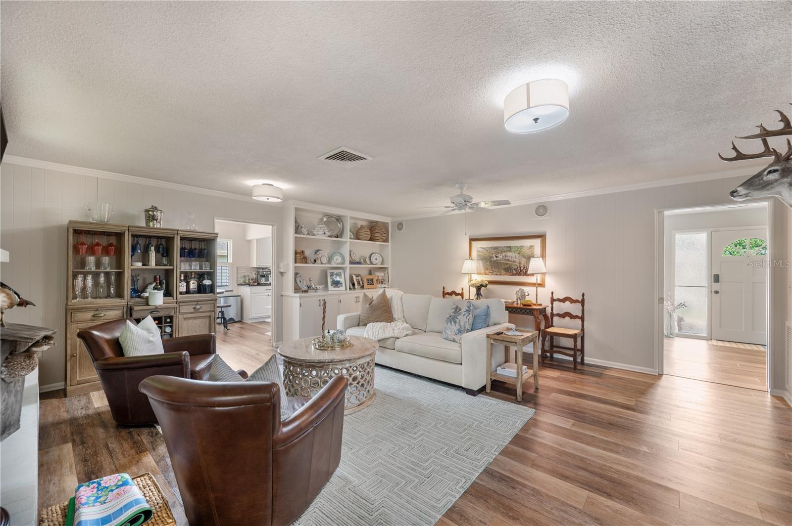 LAKE HOLLINGSWORTH ESTATES - Residential