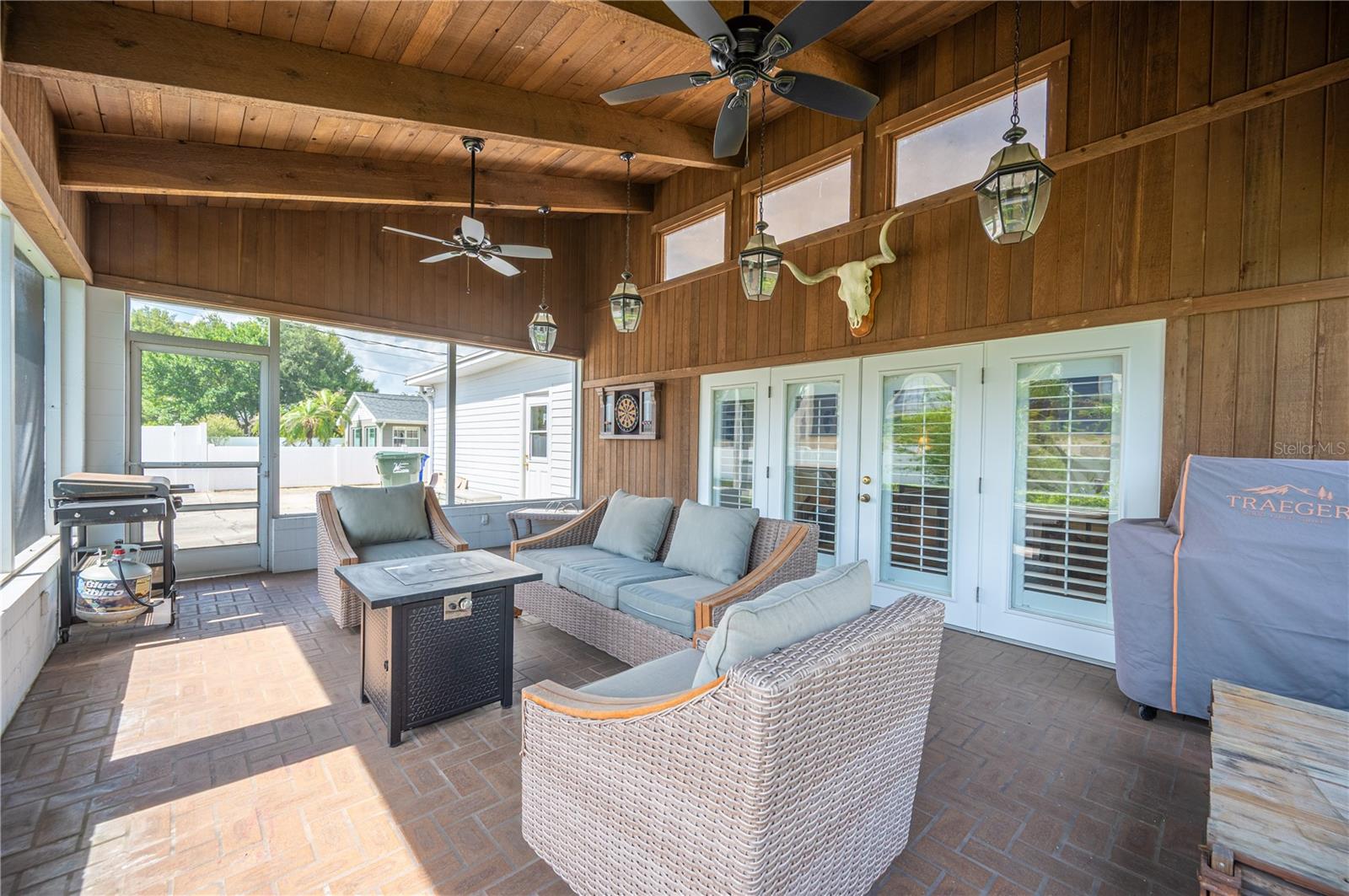 LAKE HOLLINGSWORTH ESTATES - Residential
