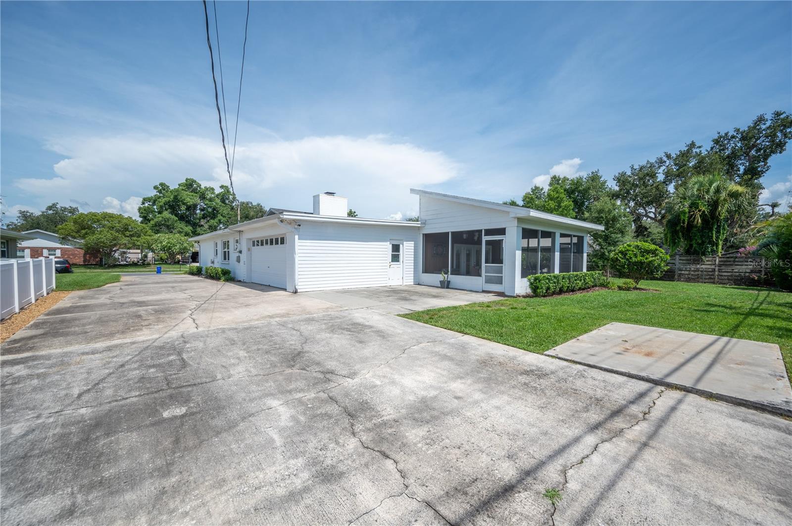 LAKE HOLLINGSWORTH ESTATES - Residential