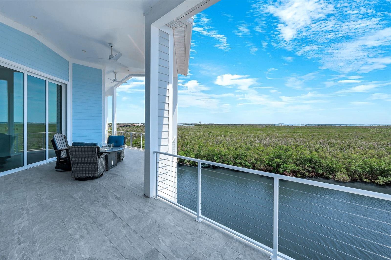 WATERFRONT/CAPE HARBOUR - Residential