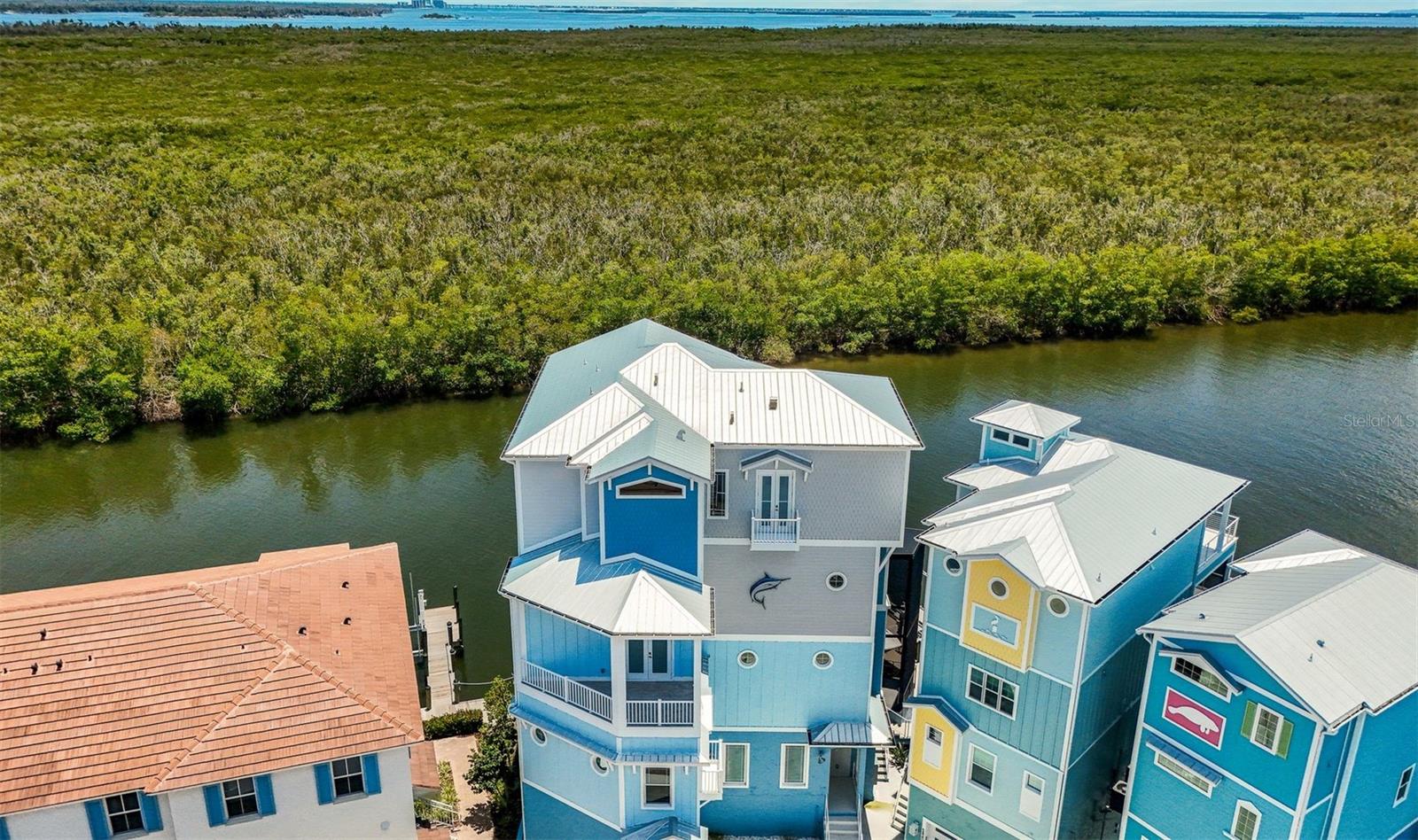 WATERFRONT/CAPE HARBOUR - Residential