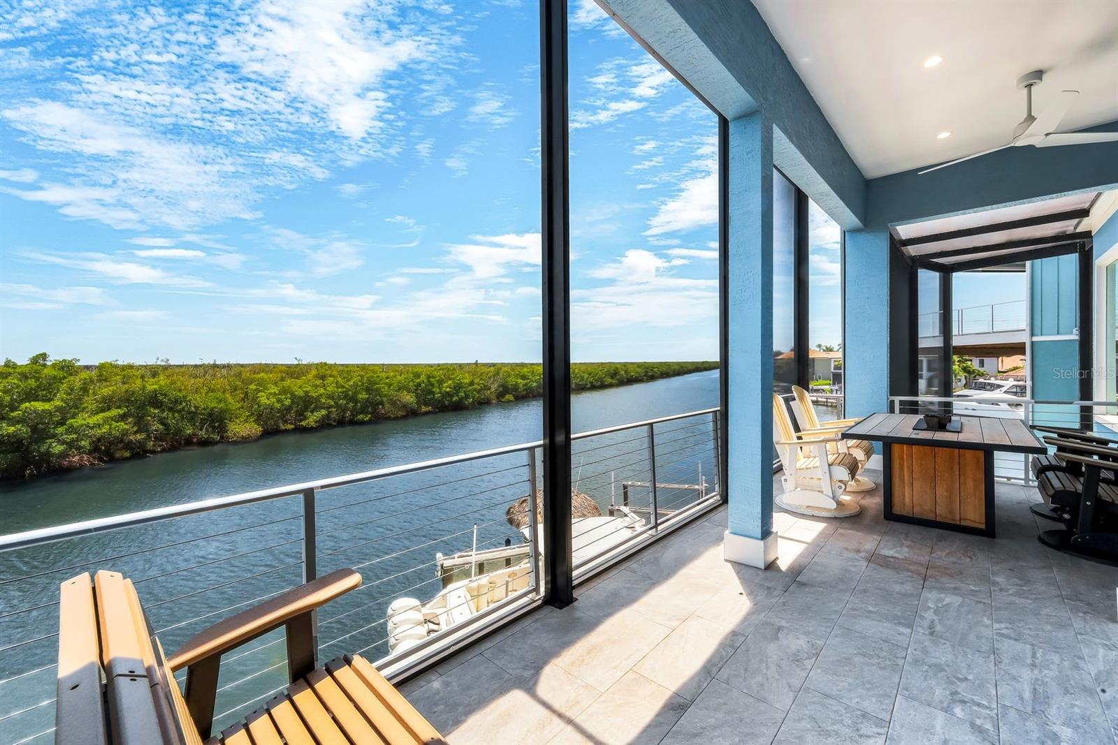 WATERFRONT/CAPE HARBOUR - Residential