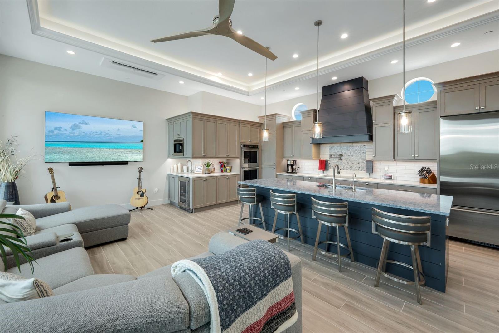 WATERFRONT/CAPE HARBOUR - Residential
