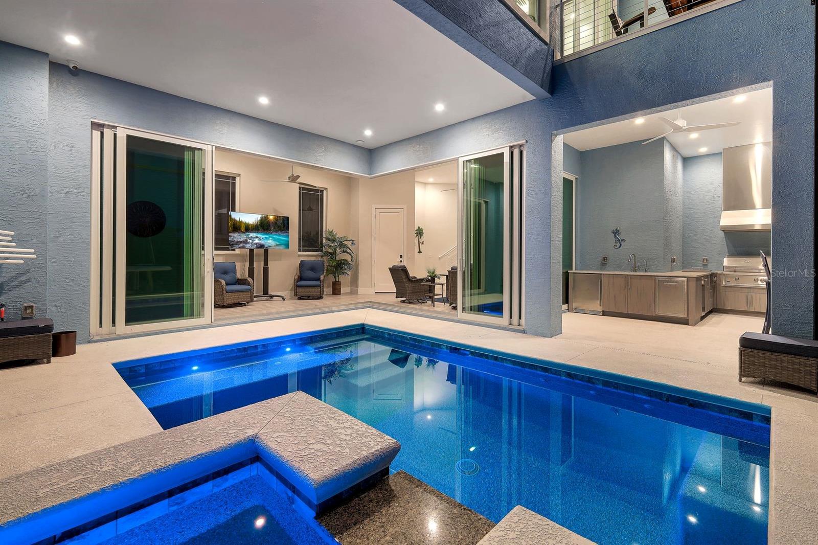 WATERFRONT/CAPE HARBOUR - Residential