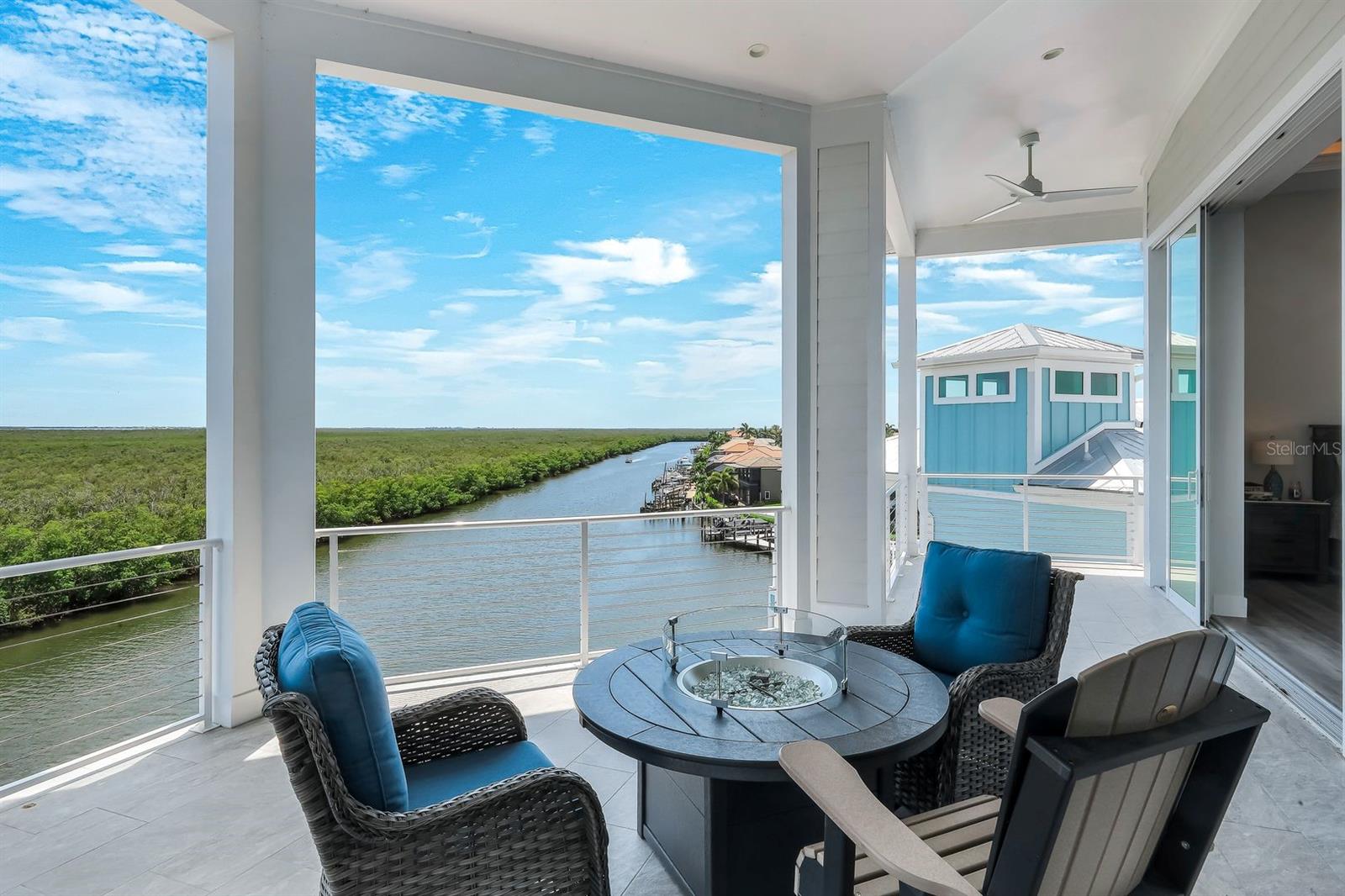 WATERFRONT/CAPE HARBOUR - Residential
