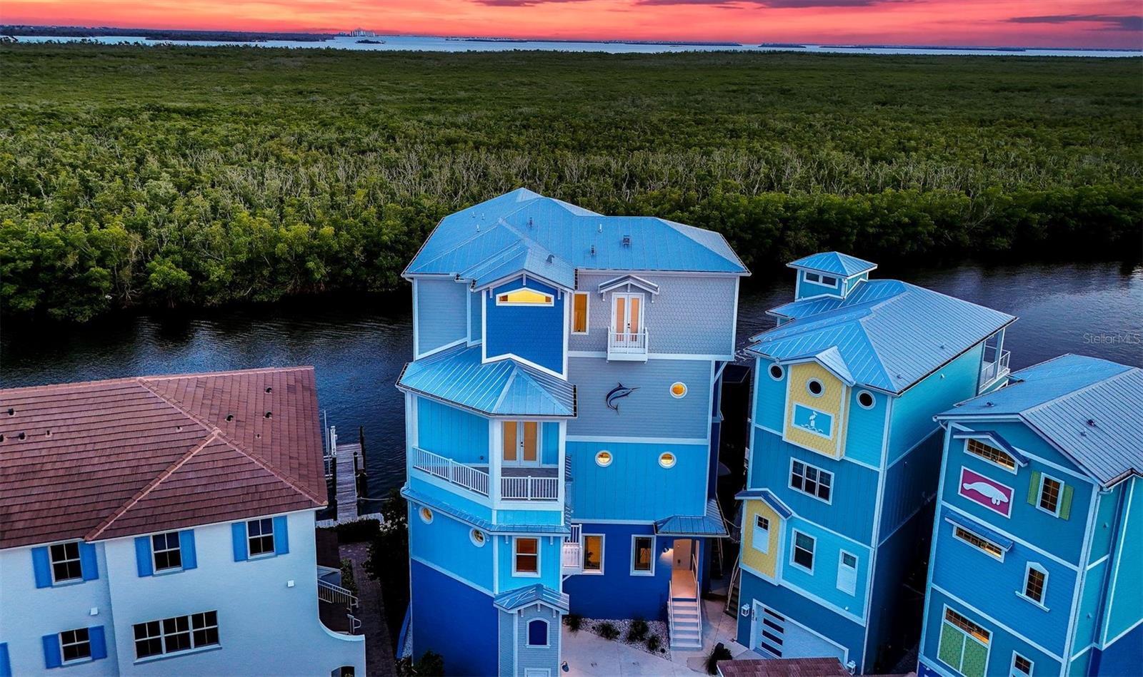 WATERFRONT/CAPE HARBOUR - Residential