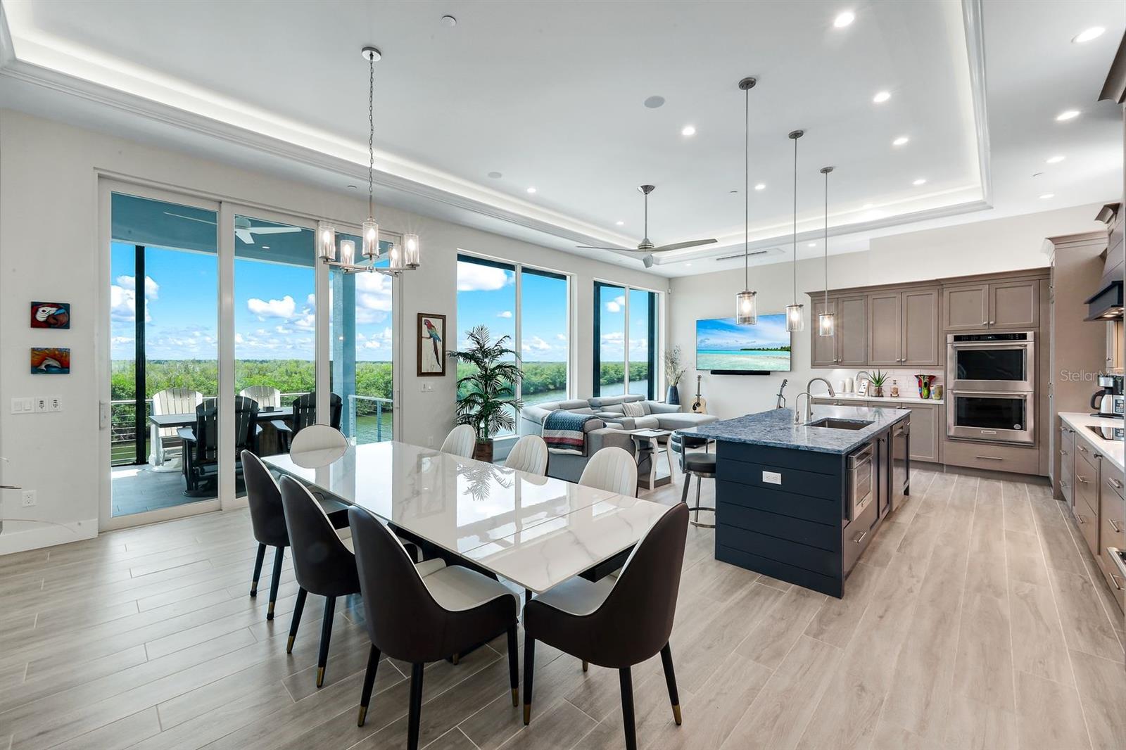 WATERFRONT/CAPE HARBOUR - Residential