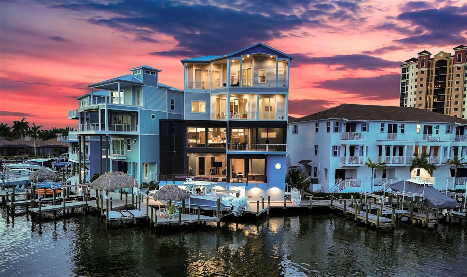 WATERFRONT/CAPE HARBOUR - Residential