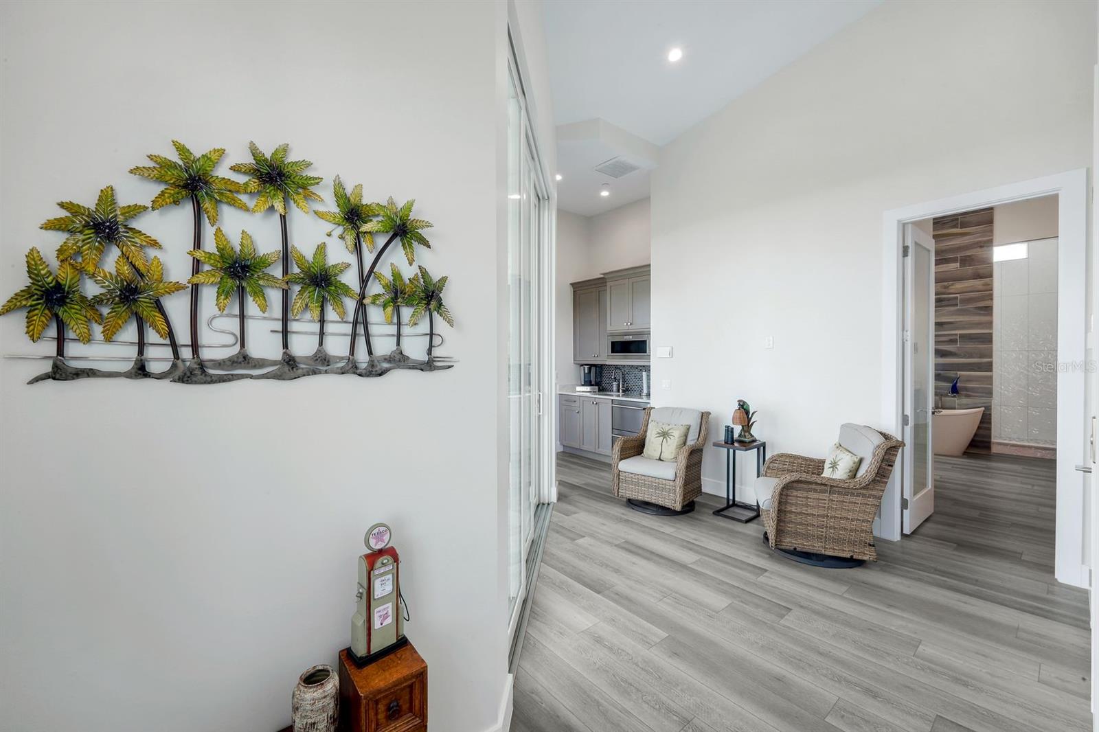 WATERFRONT/CAPE HARBOUR - Residential