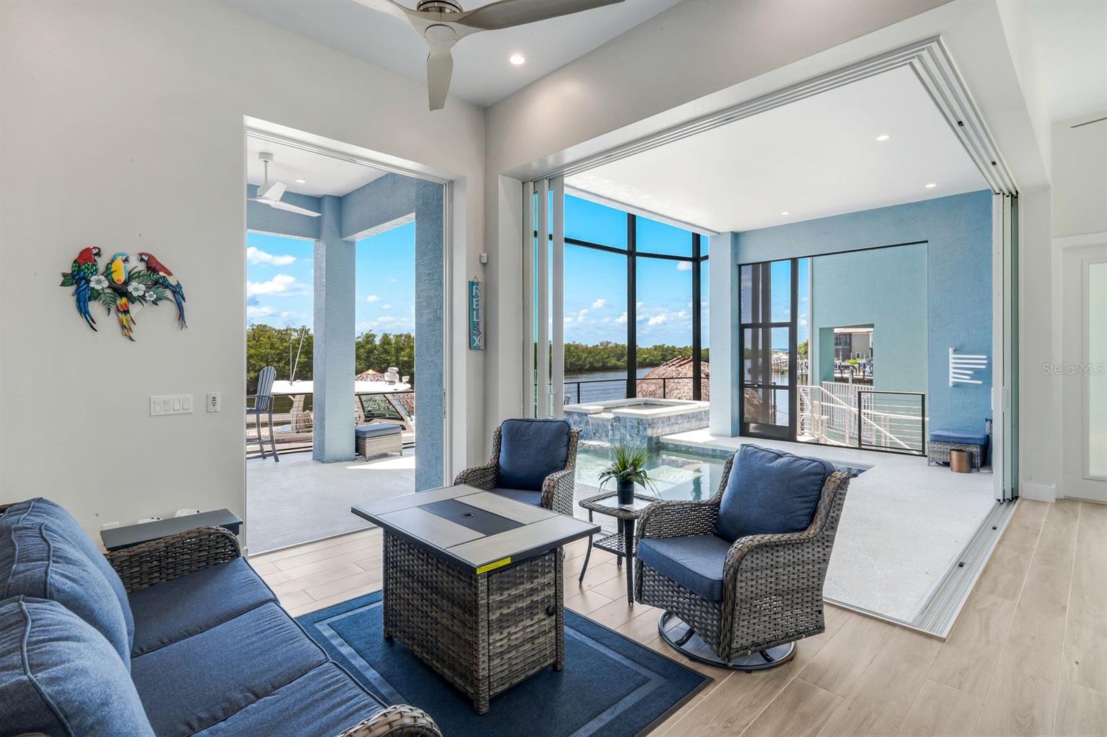 WATERFRONT/CAPE HARBOUR - Residential