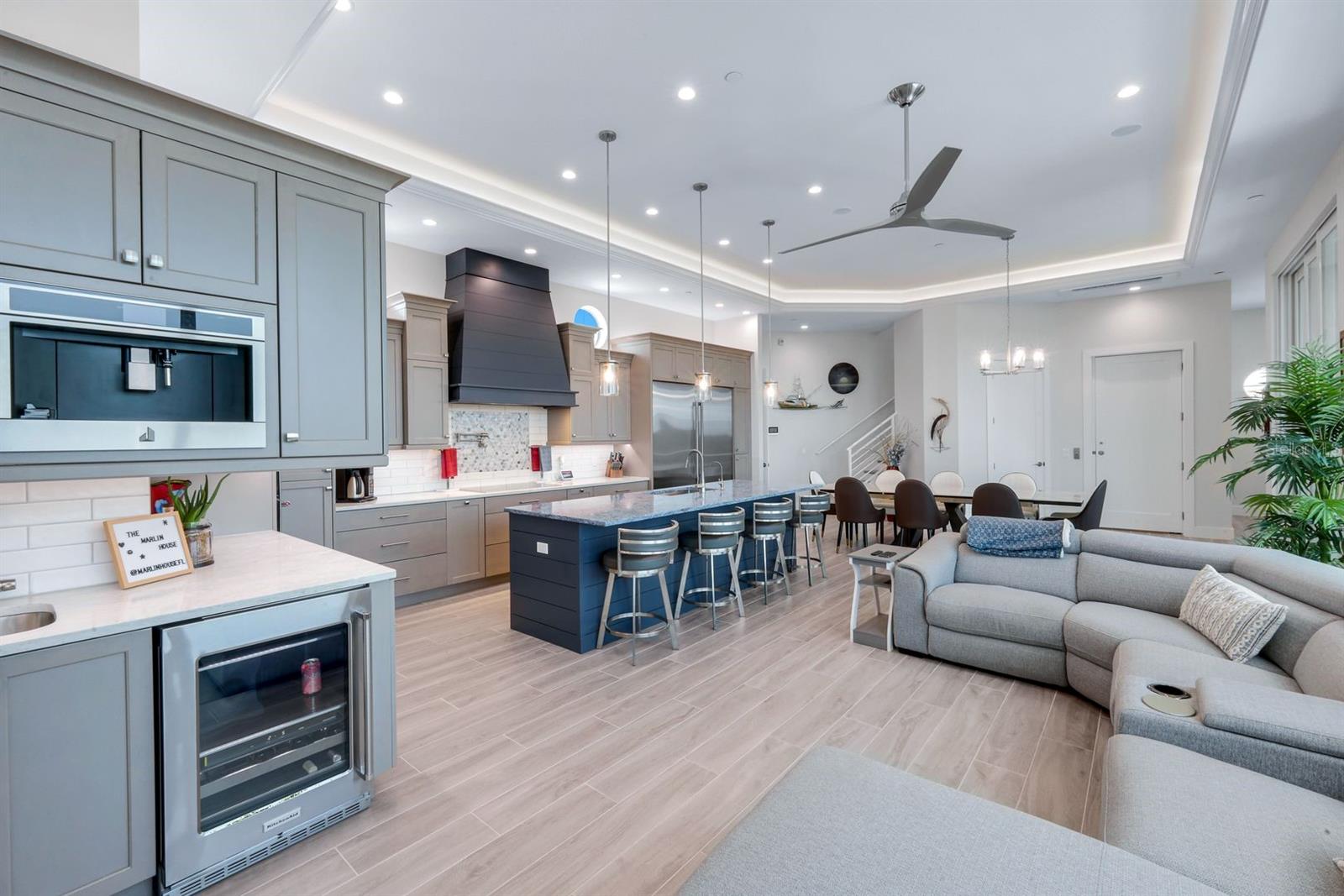WATERFRONT/CAPE HARBOUR - Residential