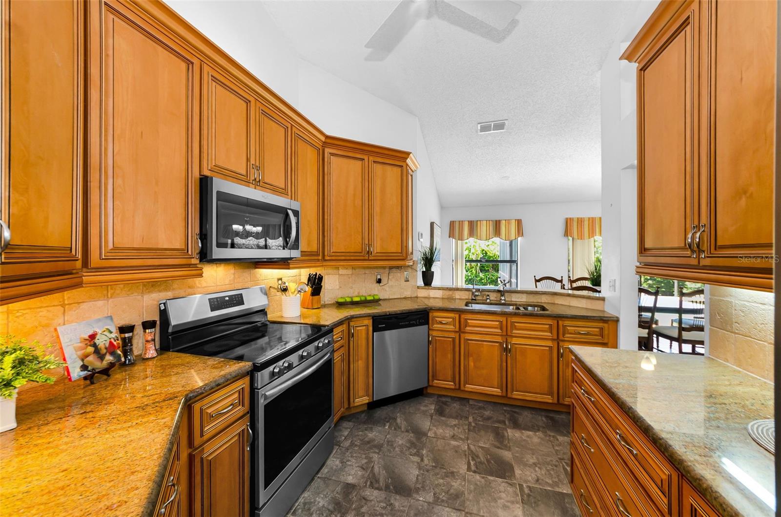 BARRINGTON HILLS - Residential