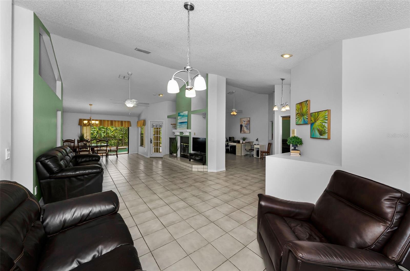 BARRINGTON HILLS - Residential