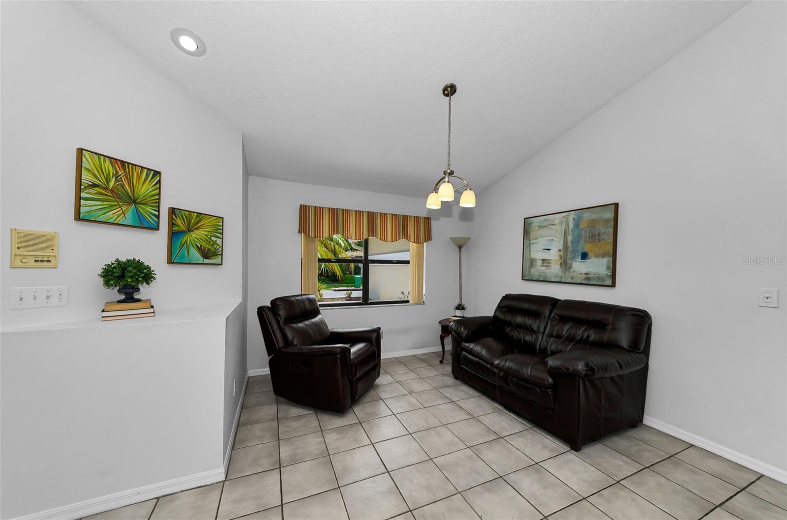BARRINGTON HILLS - Residential